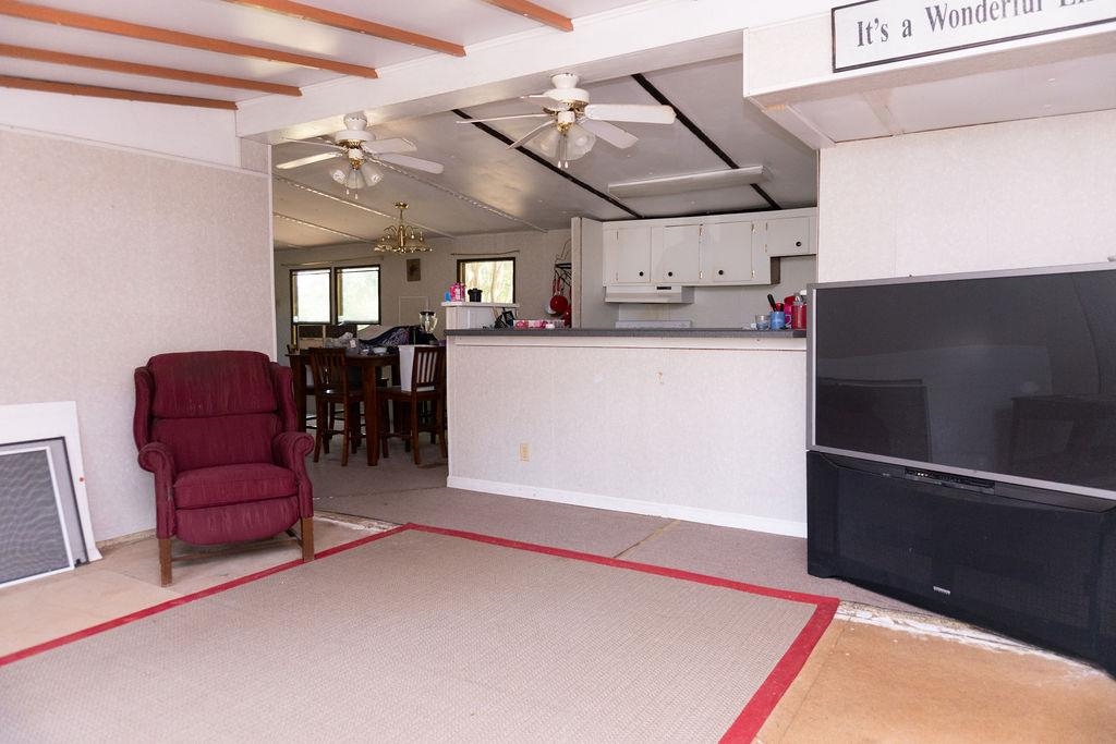 1175 Pond View Dr. Property Photo 4