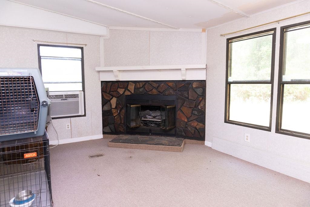 1175 Pond View Dr. Property Photo 7