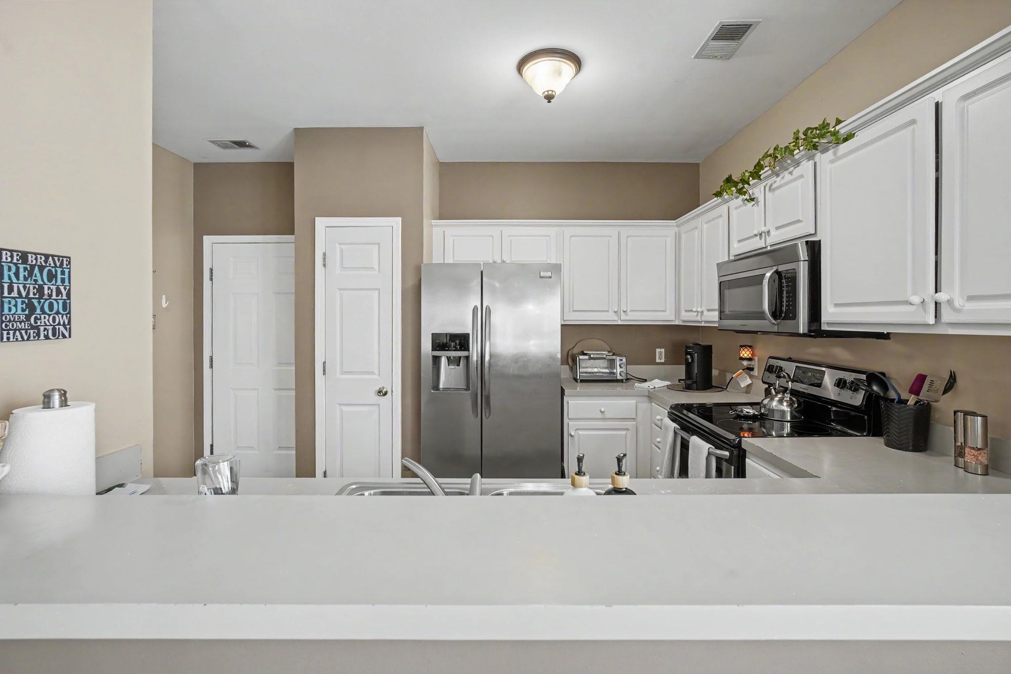 2478 Coastline Ct. Property Photo 5