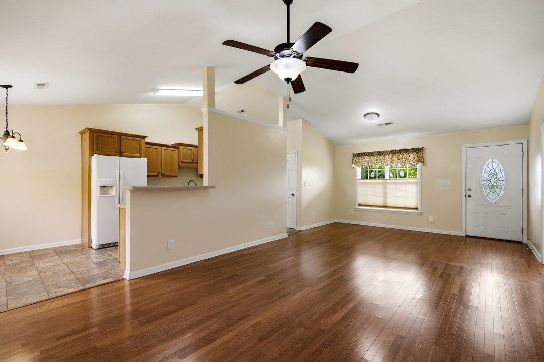 1121 Augustus Dr. Property Photo 6