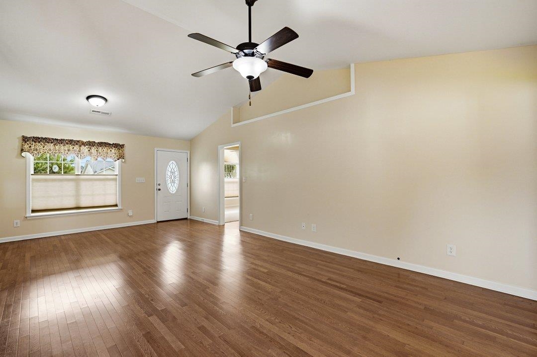 1121 Augustus Dr. Property Photo 7