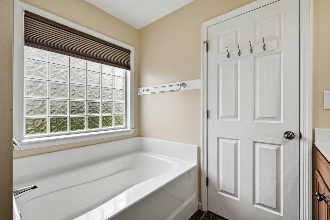 1121 Augustus Dr. Property Photo 16