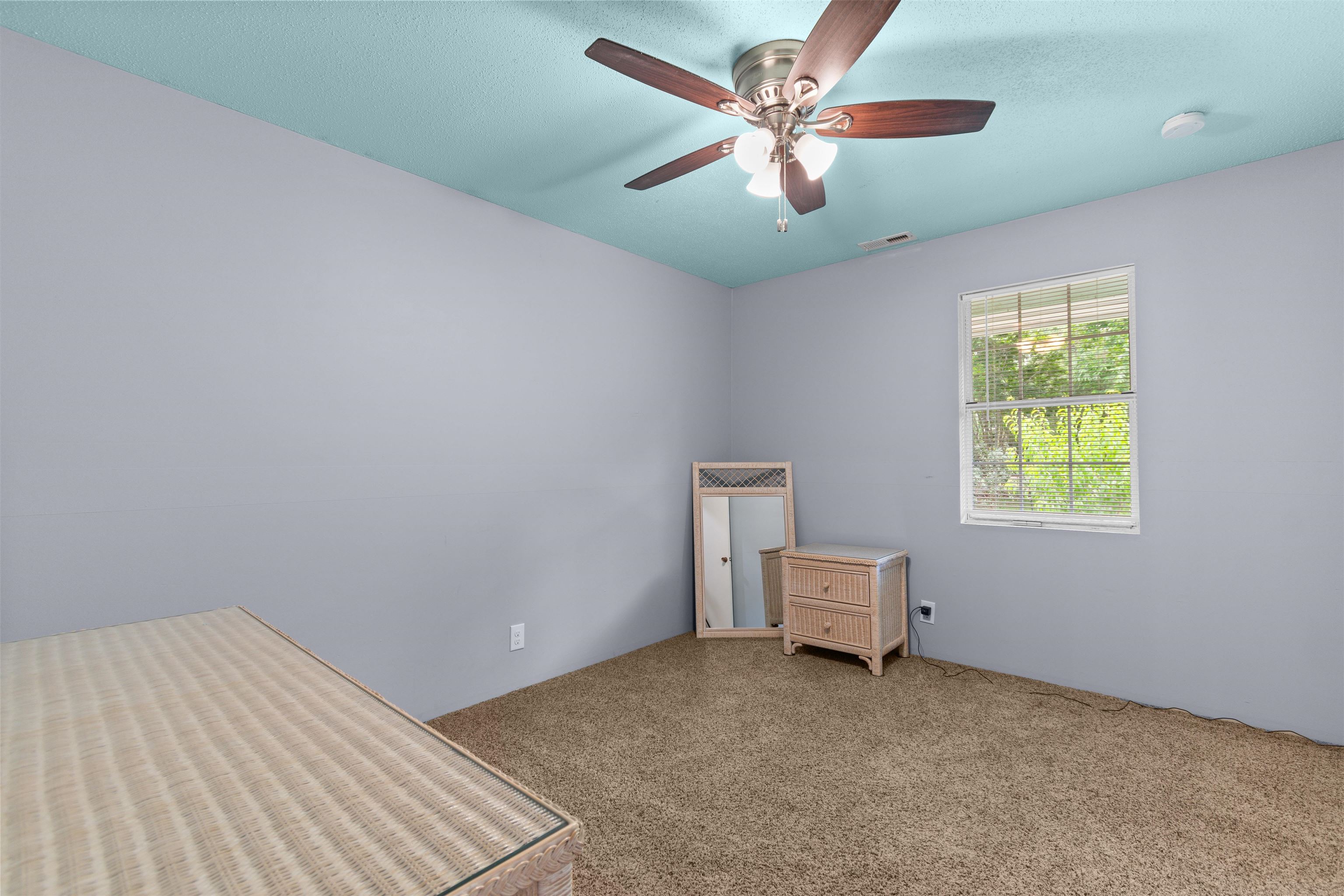 98 Wolf Dr. Property Photo 13