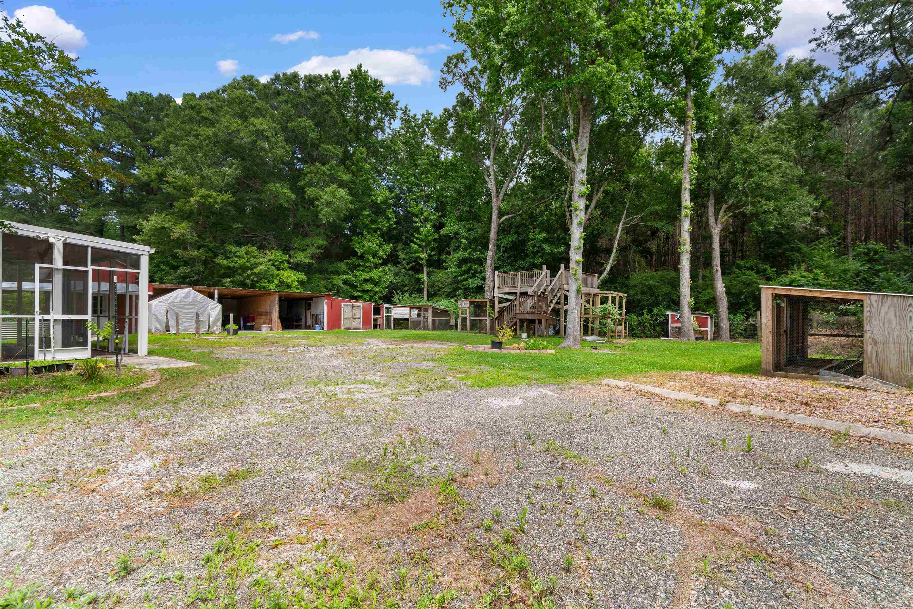 98 Wolf Dr. Property Photo 25