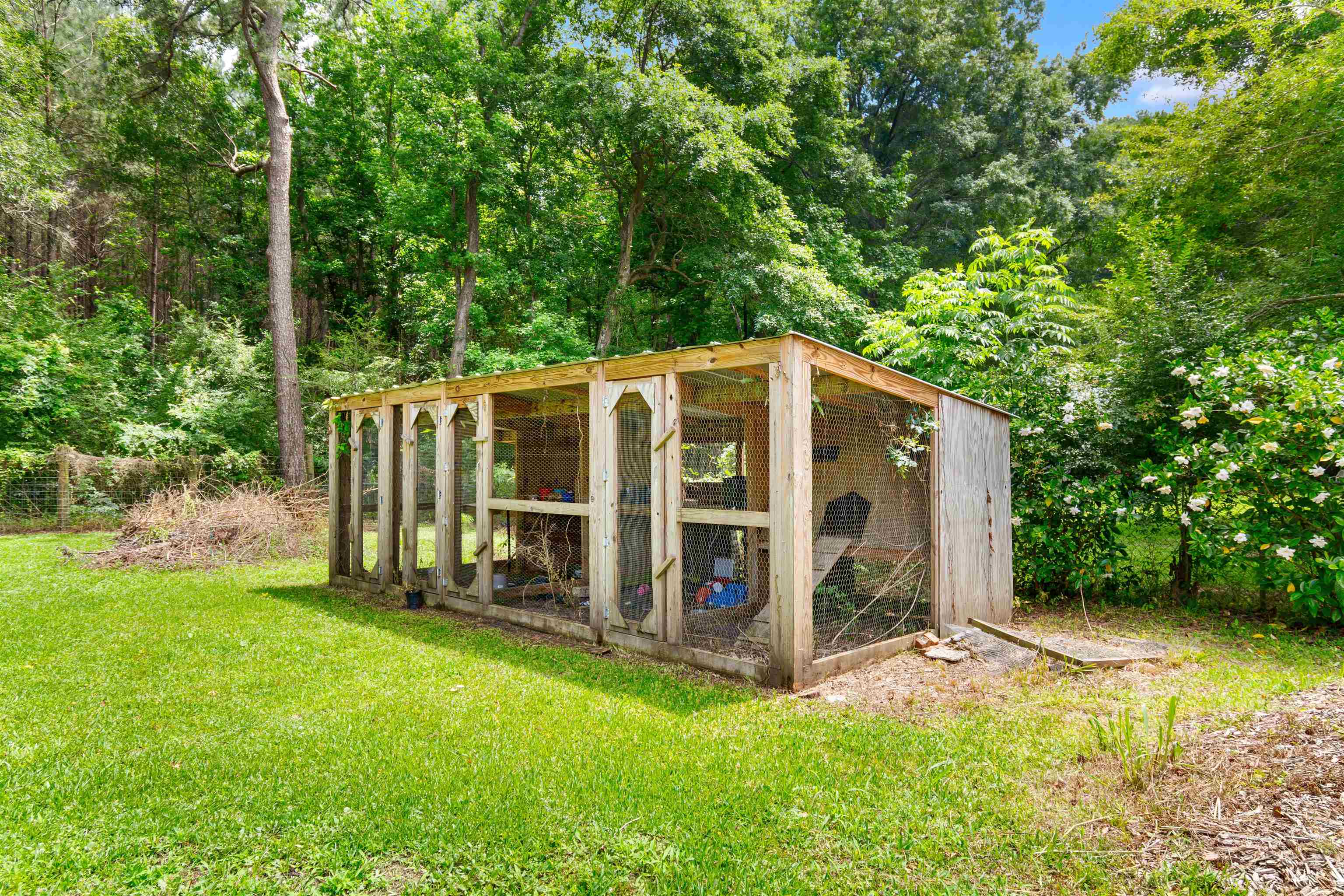 98 Wolf Dr. Property Photo 26