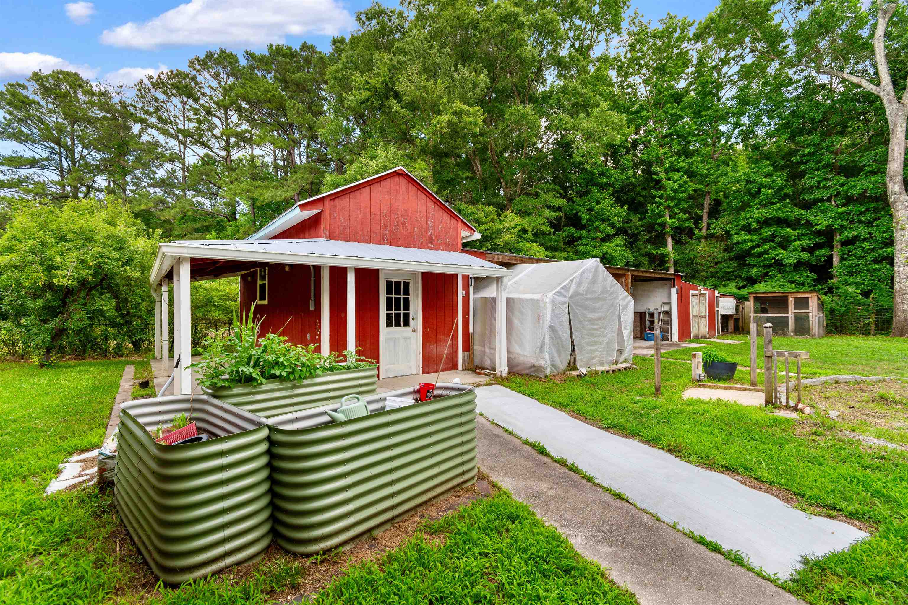 98 Wolf Dr. Property Photo 36