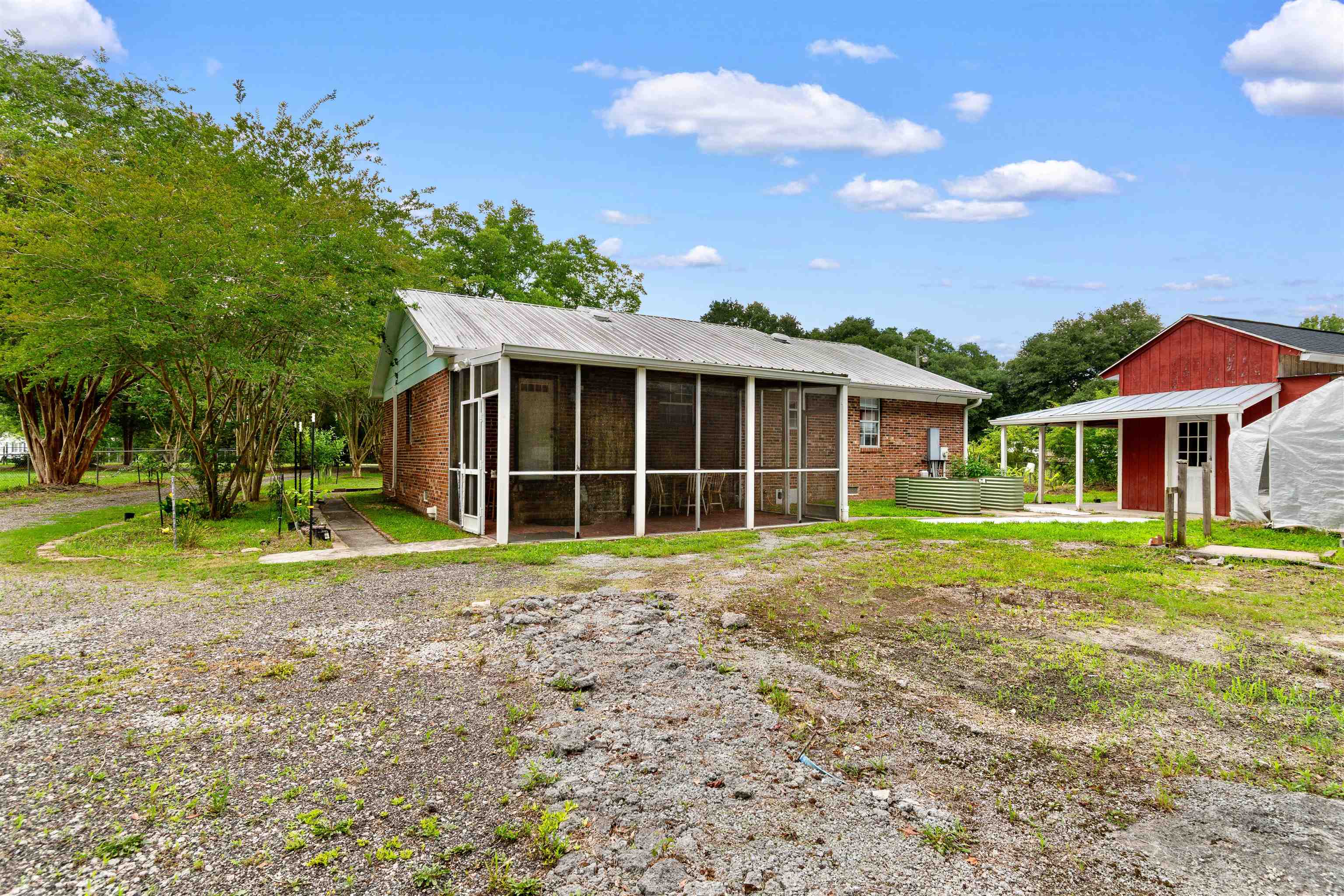 98 Wolf Dr. Property Photo 38