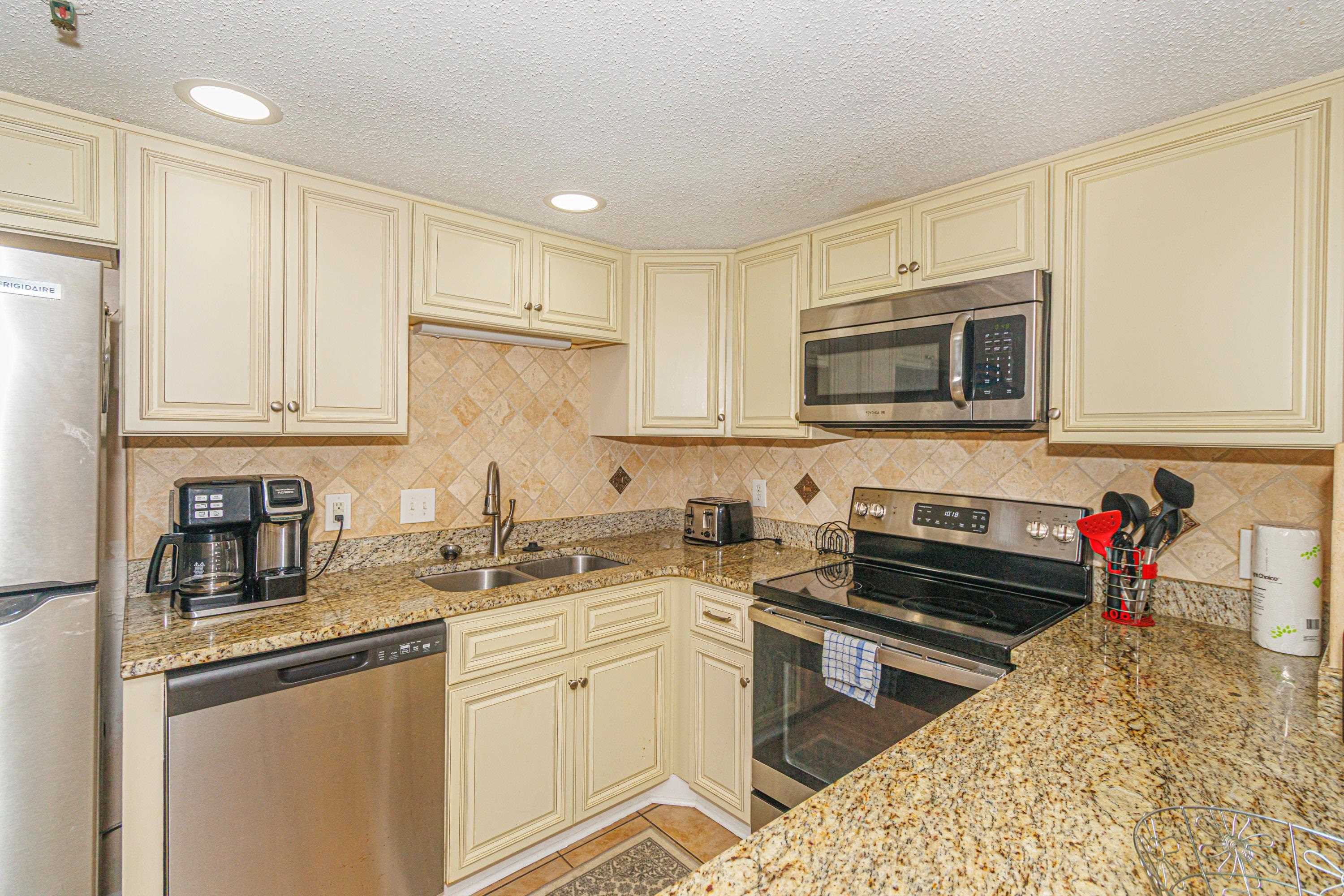 5511 Ocean Blvd. N Property Photo 12