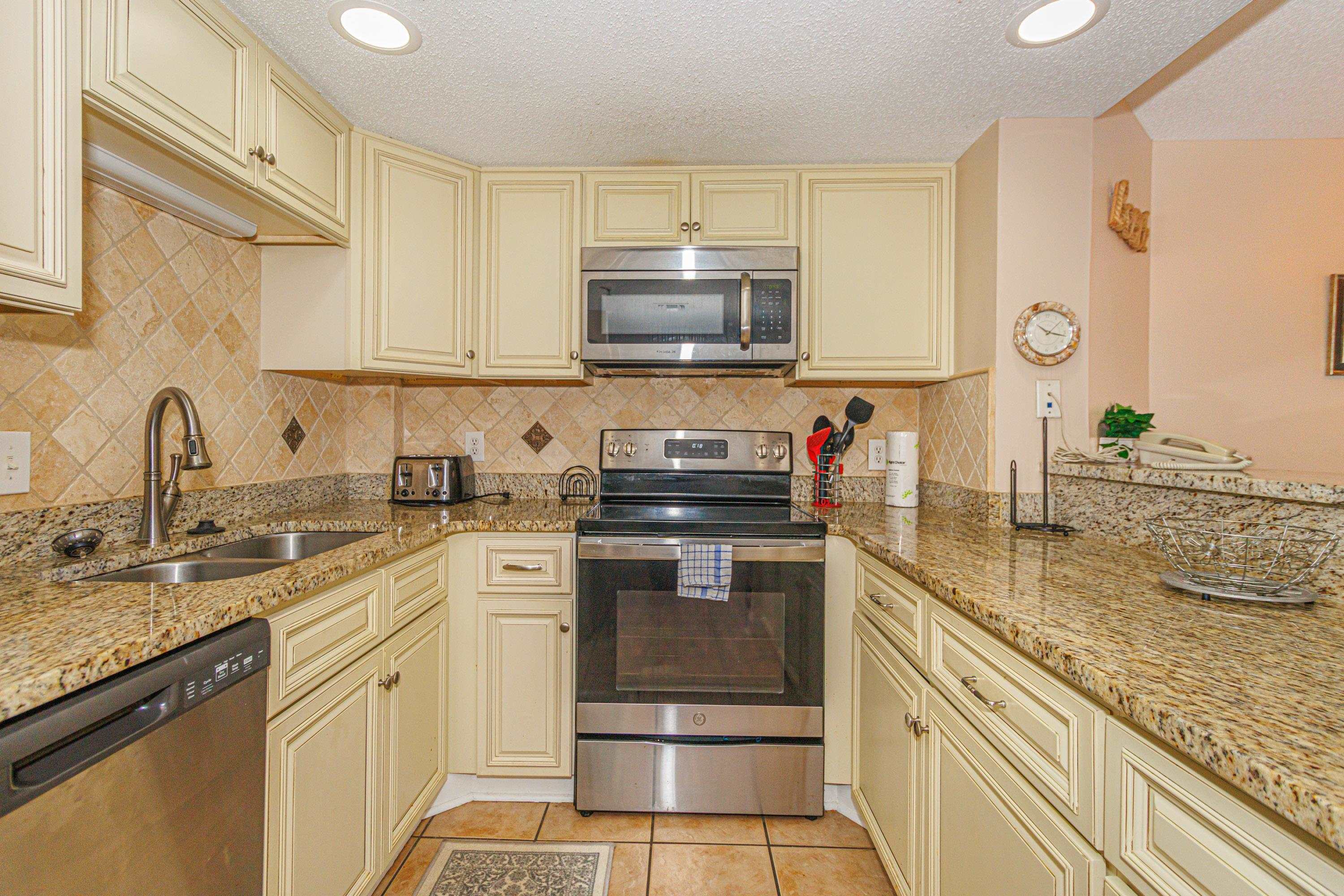 5511 Ocean Blvd. N Property Photo 13