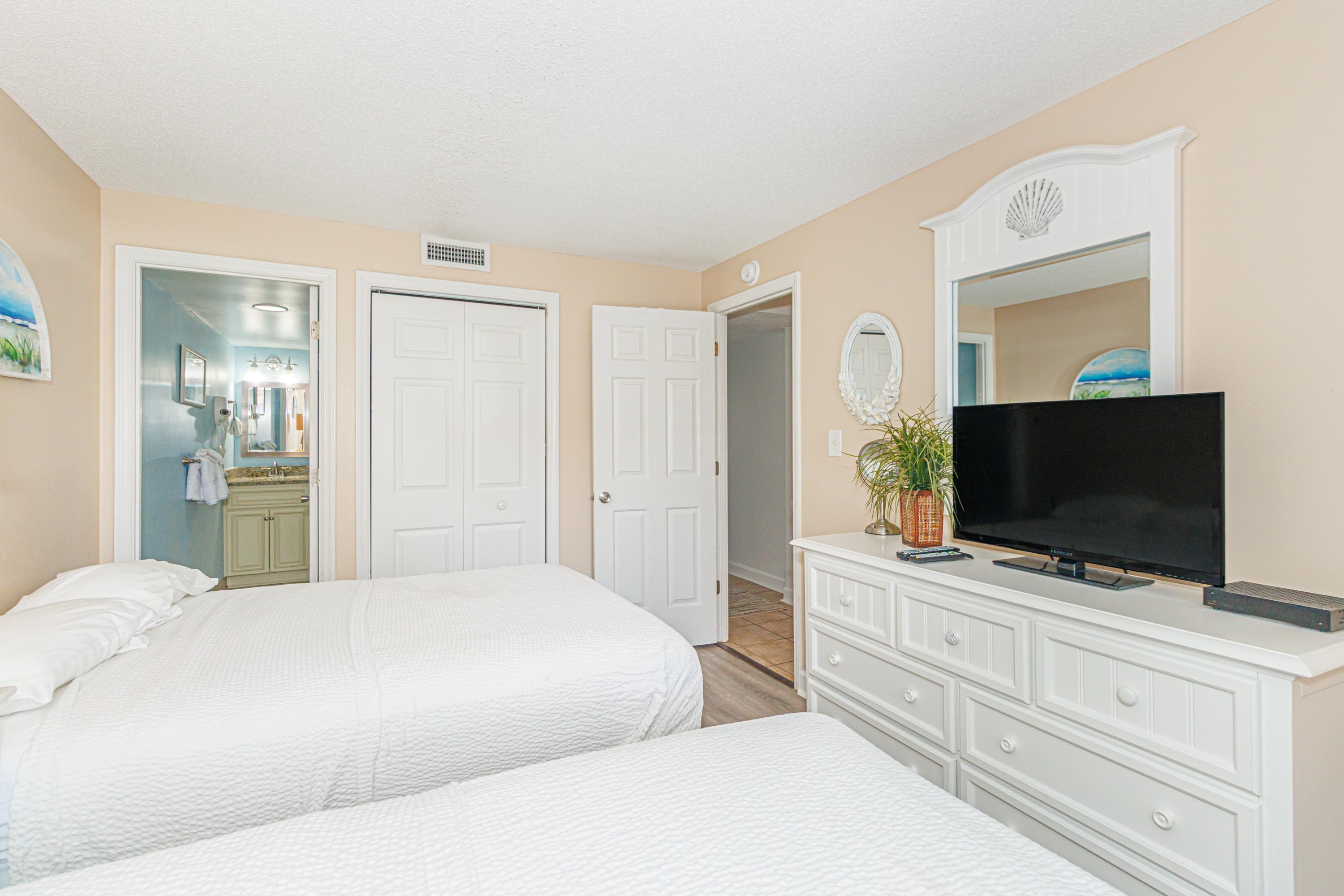 5511 Ocean Blvd. N Property Photo 22
