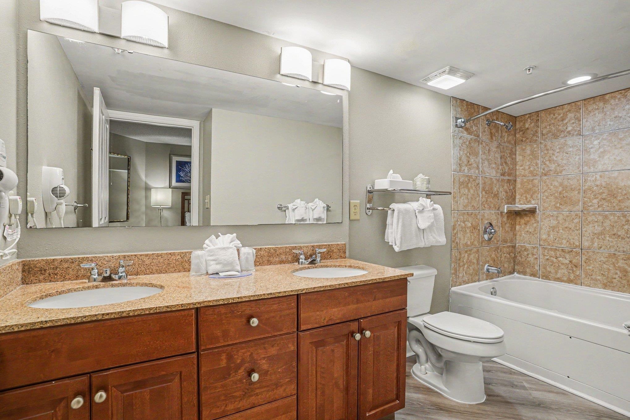 5200 N Ocean Blvd. Property Photo 13