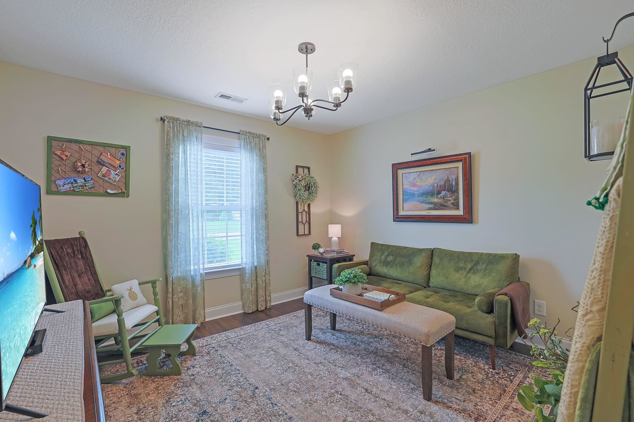 469 Oakham Dr. Property Photo 20