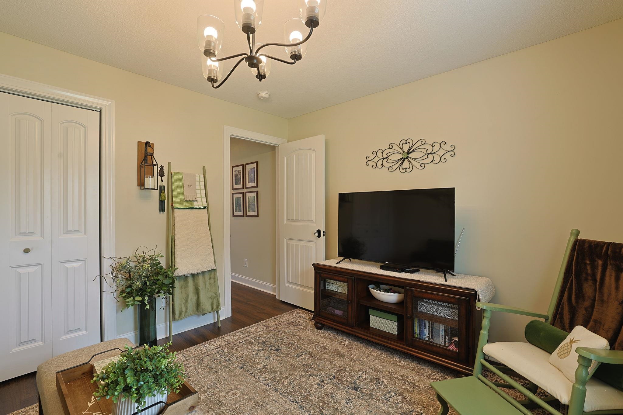 469 Oakham Dr. Property Photo 21