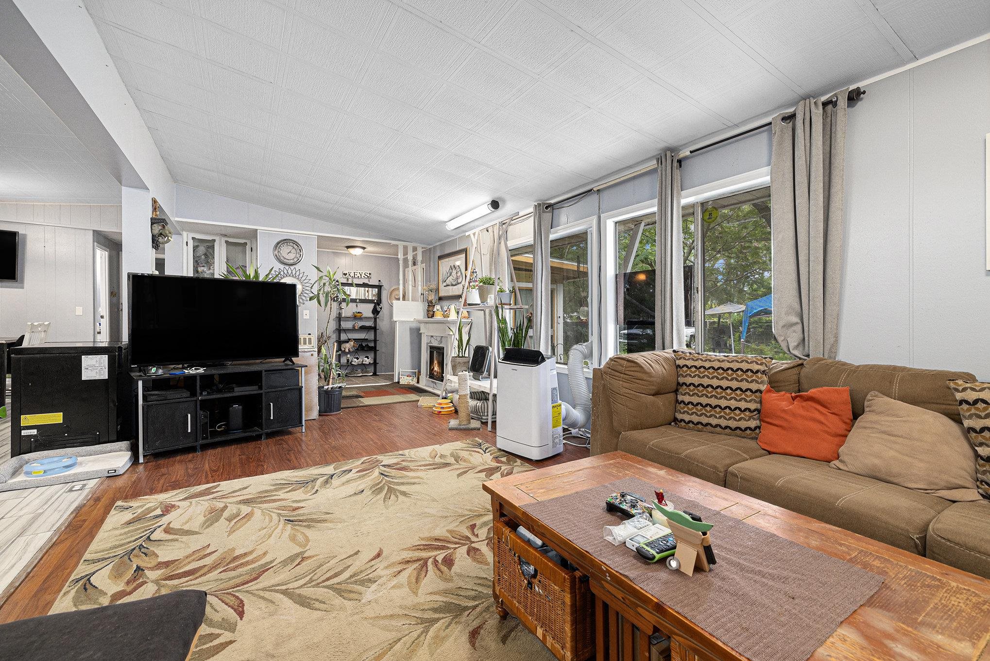 1015 Franks Ln. Property Photo 6