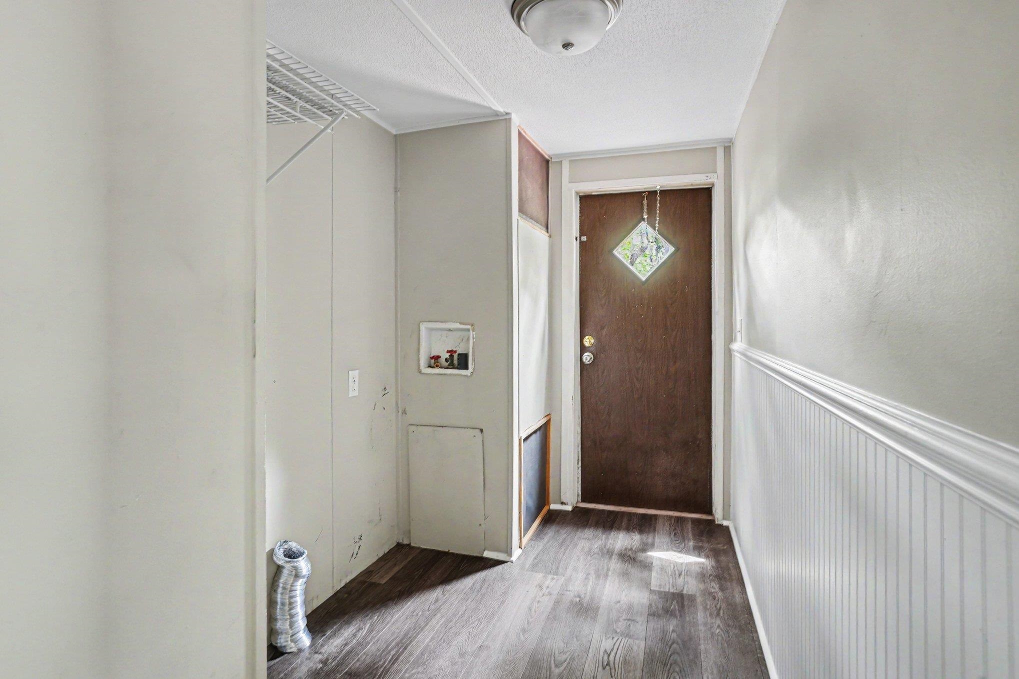 1017 Franks Ln. Property Photo 2
