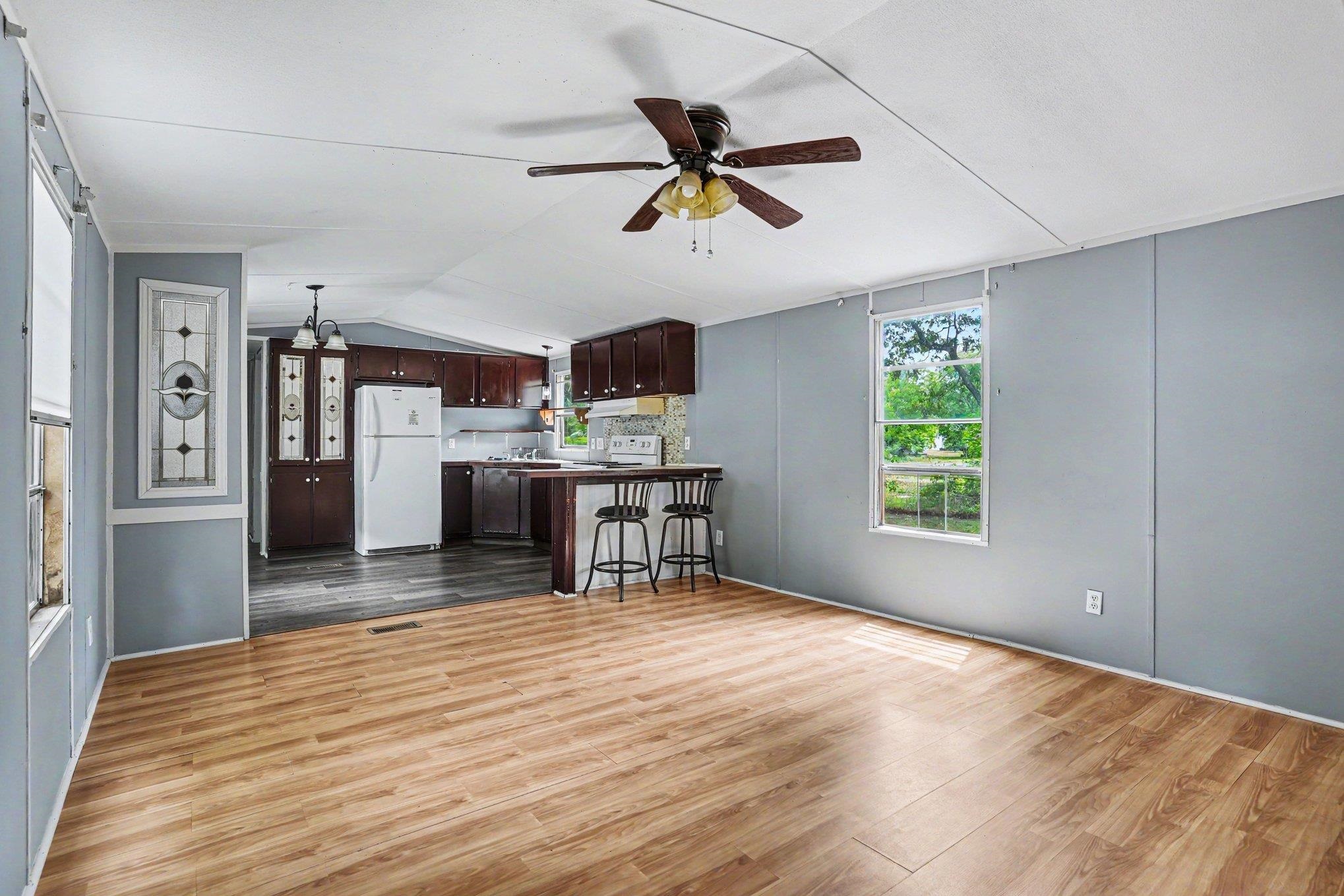 1017 Franks Ln. Property Photo 3