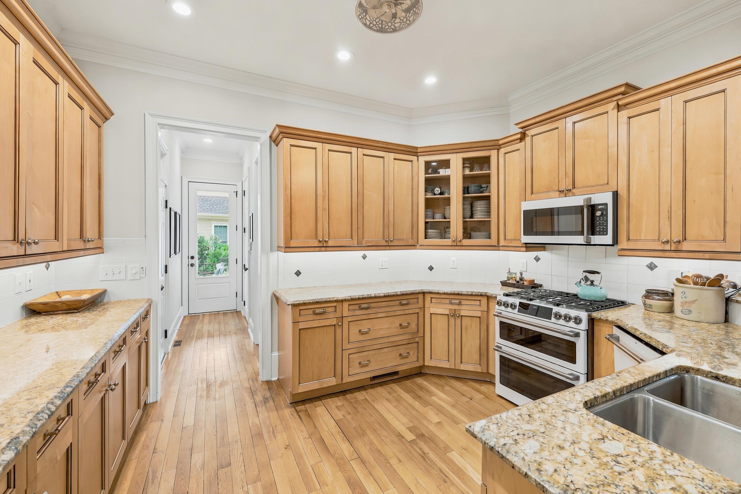 98 Hunters Oak Ct. Property Photo 13