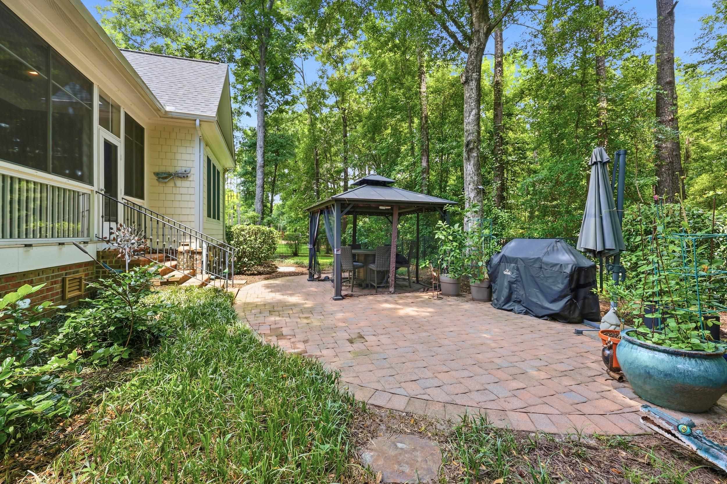 98 Hunters Oak Ct. Property Photo 33