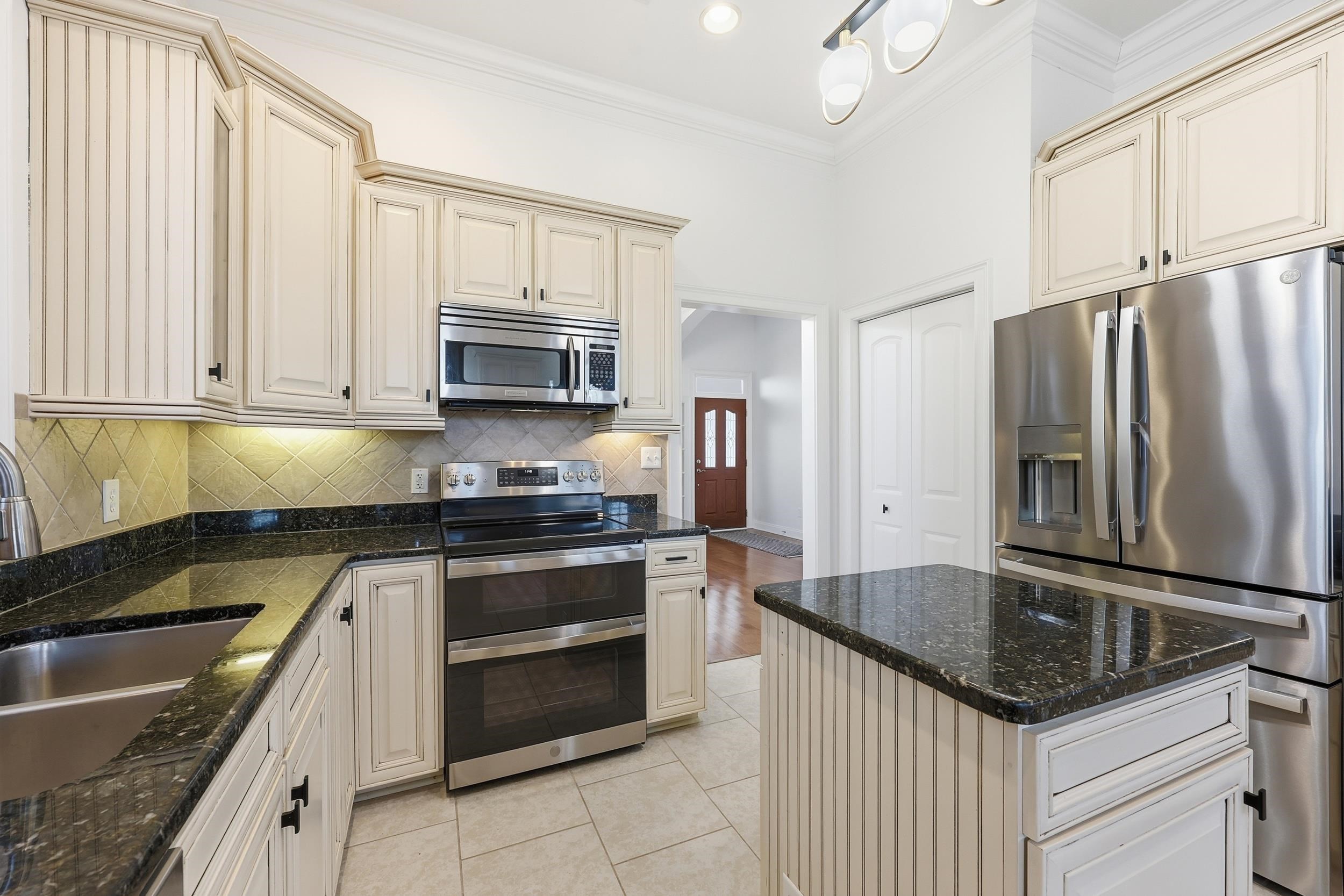 1019 Bluffview Dr. Property Photo 11