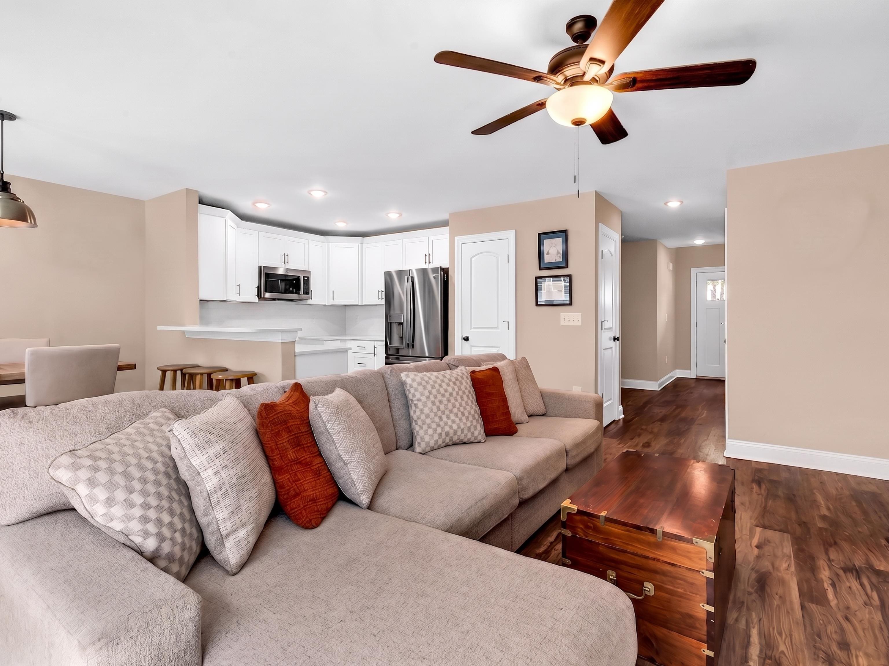 581 Bend Ave. Property Photo 5