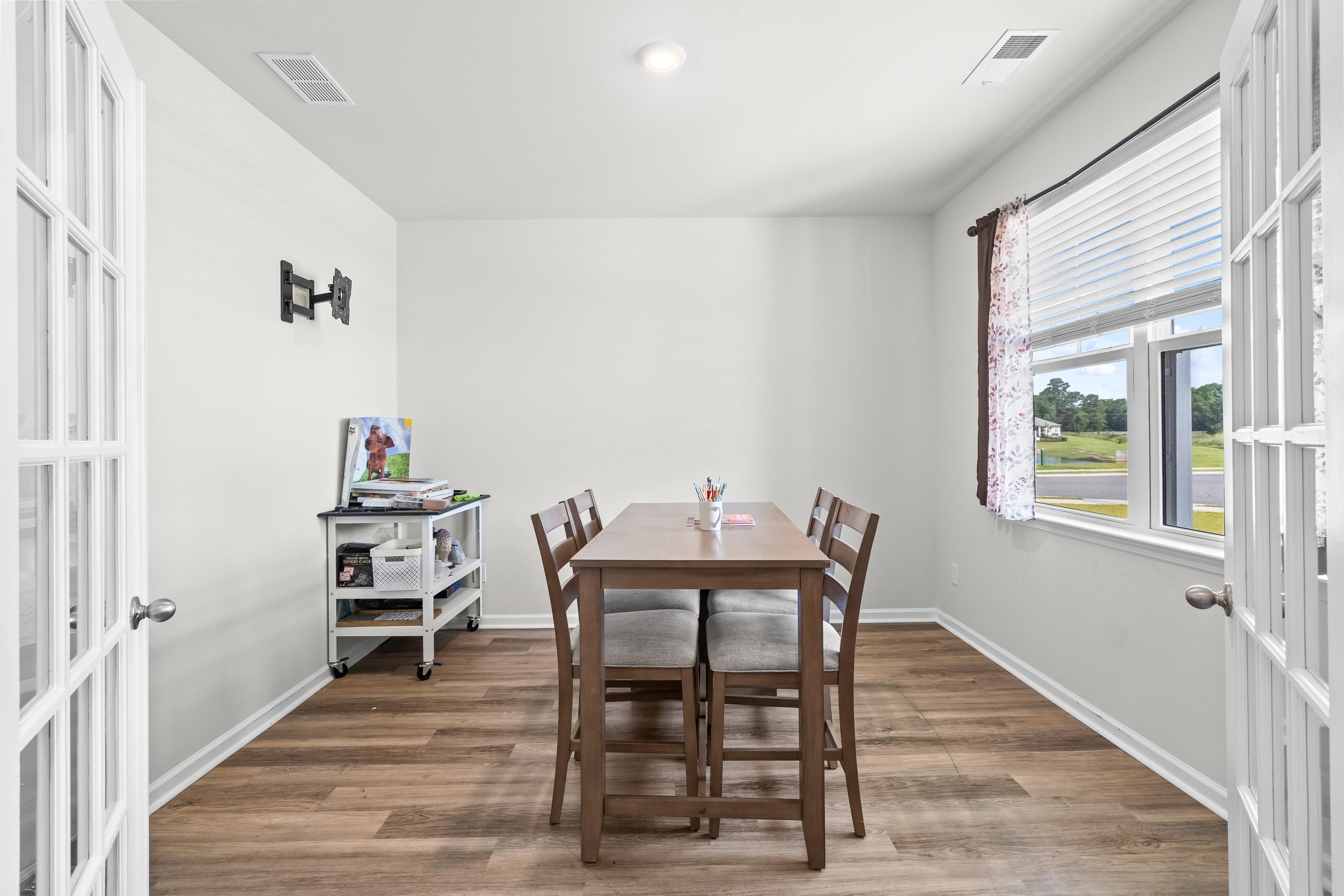 304 Picnic Basket Pl. Property Photo 9
