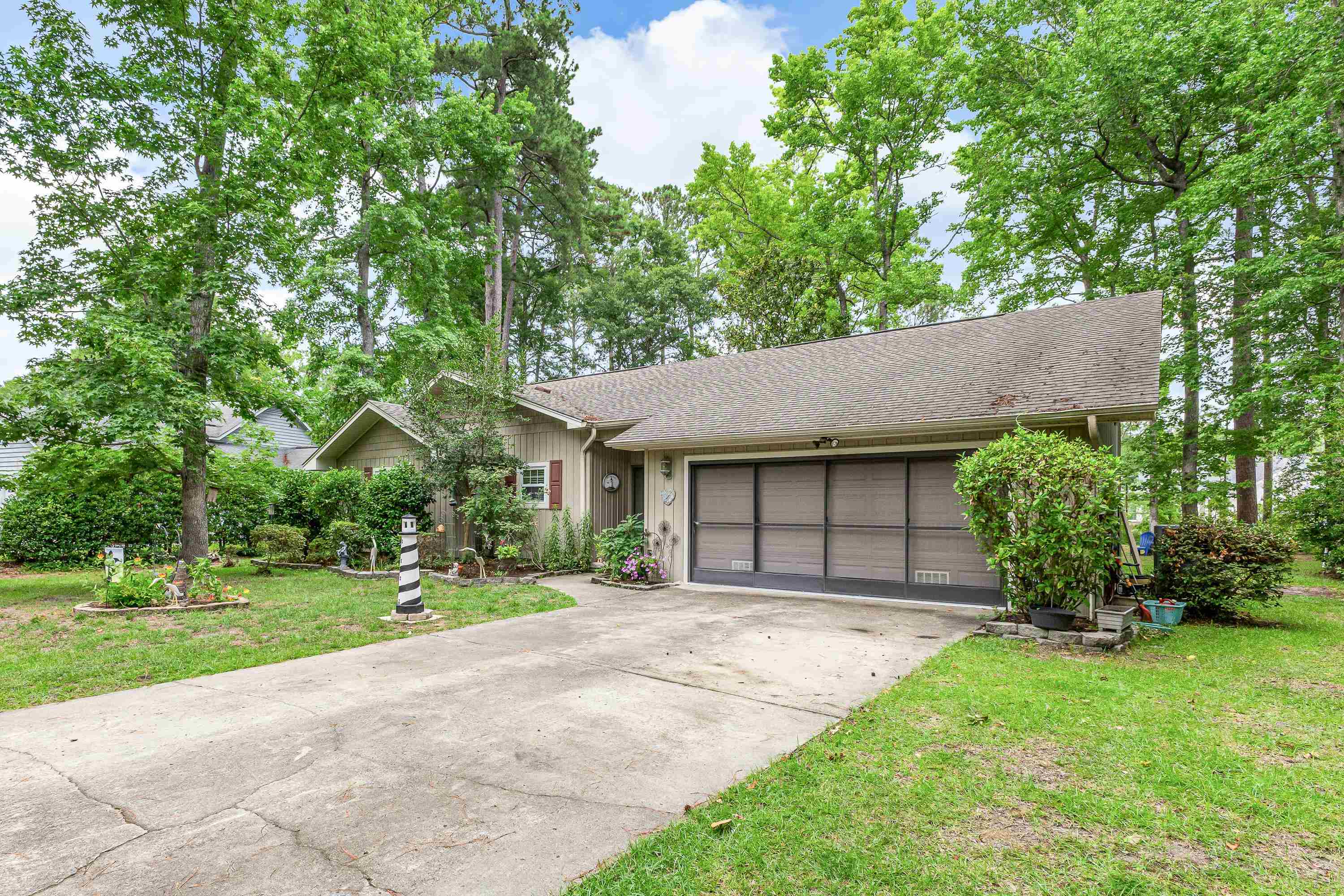 5 Topsail Ct. Property Photo 3