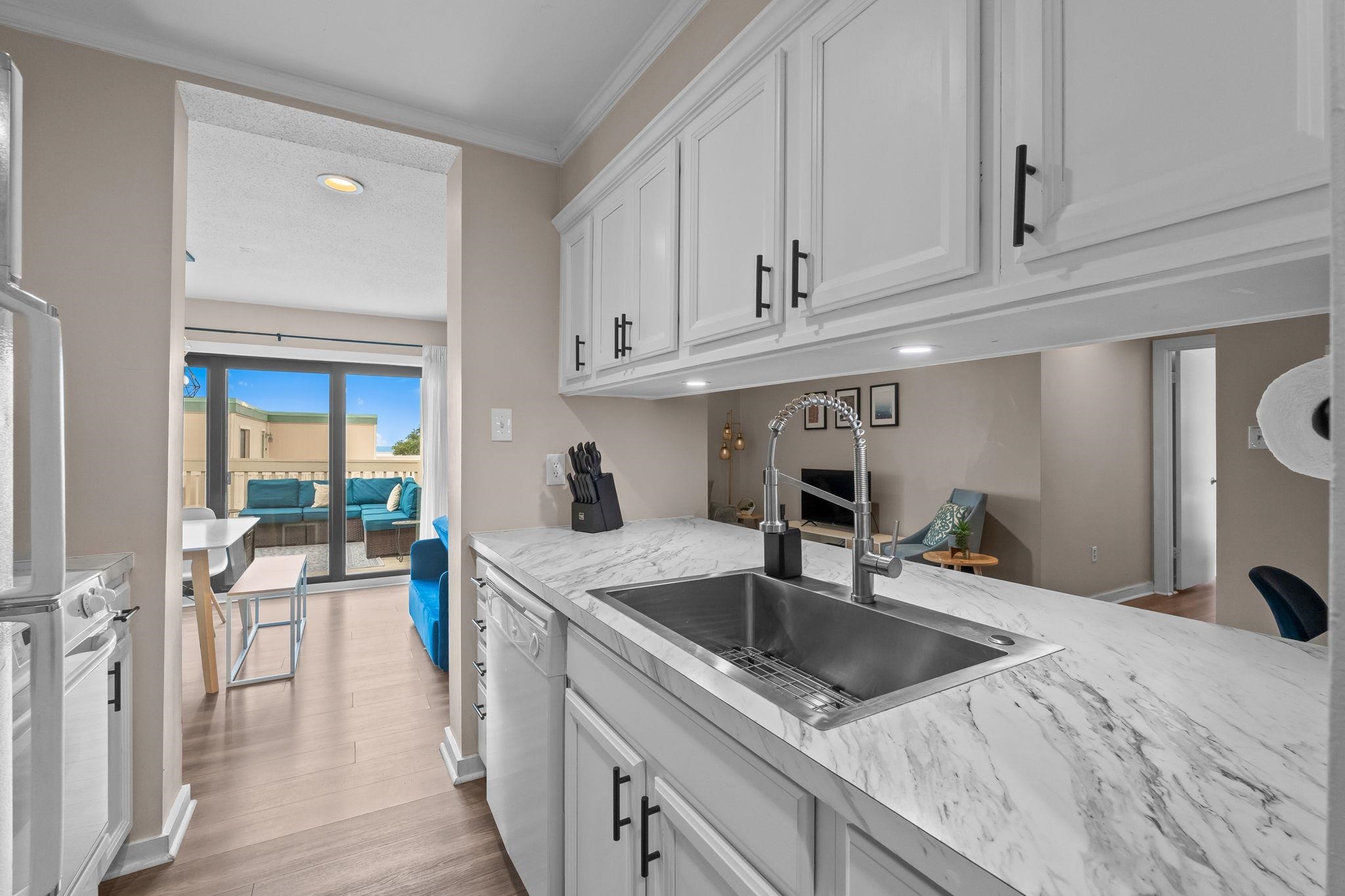 9661 Shore Dr. Property Photo 12