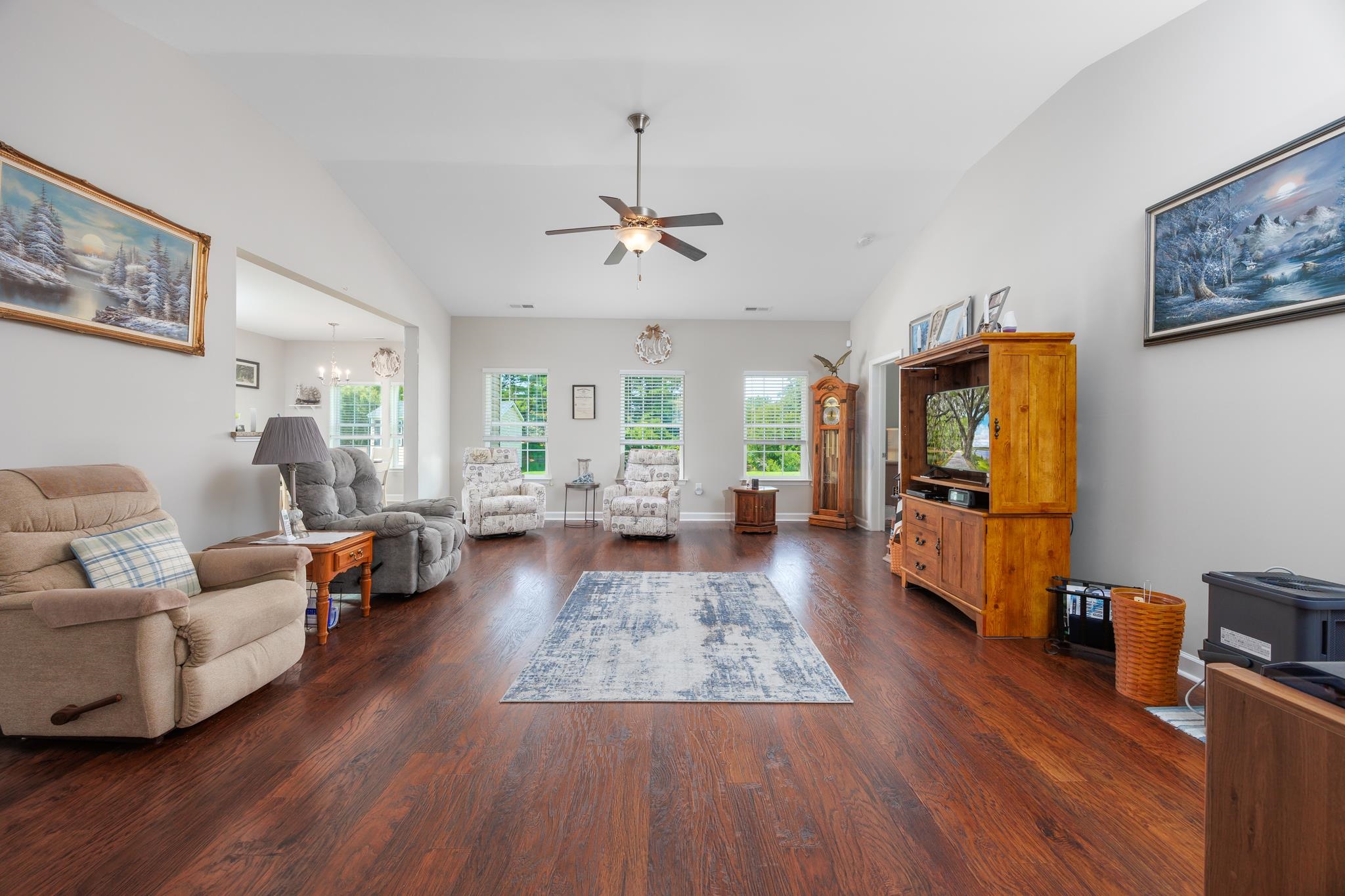 840 Derbyshire Ct. Property Photo 8