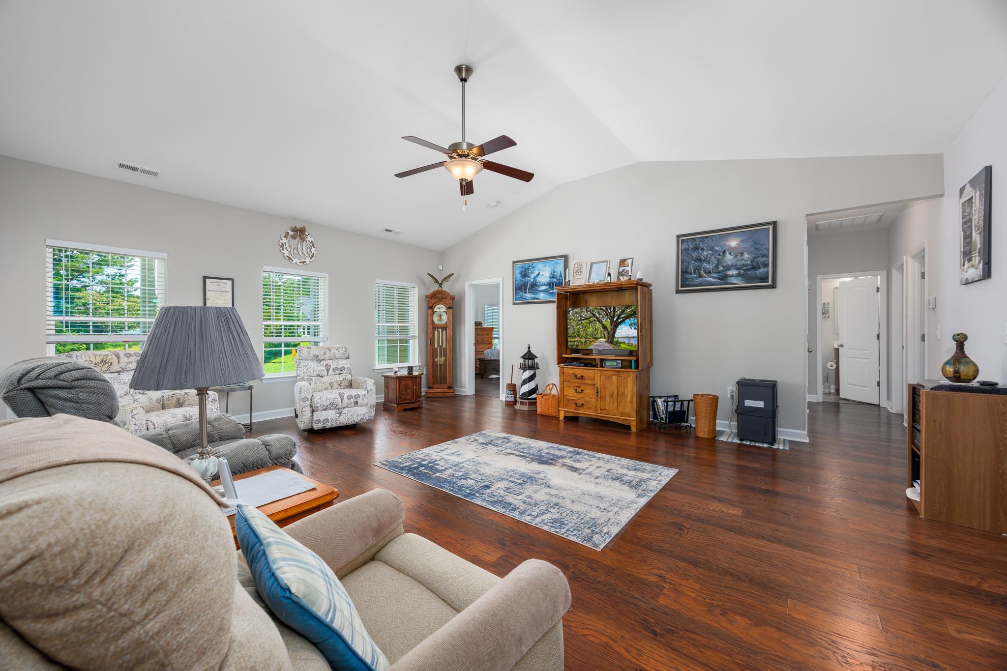 840 Derbyshire Ct. Property Photo 9