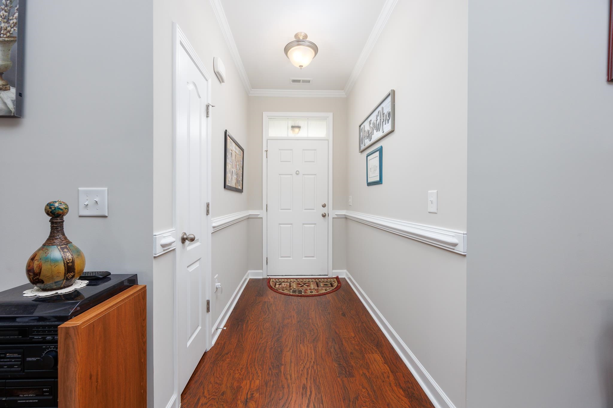 840 Derbyshire Ct. Property Photo 10
