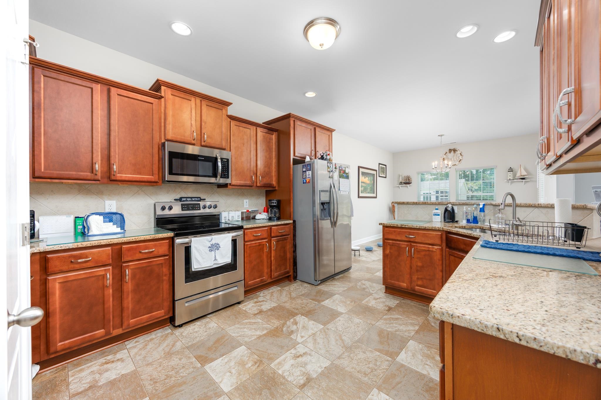 840 Derbyshire Ct. Property Photo 13