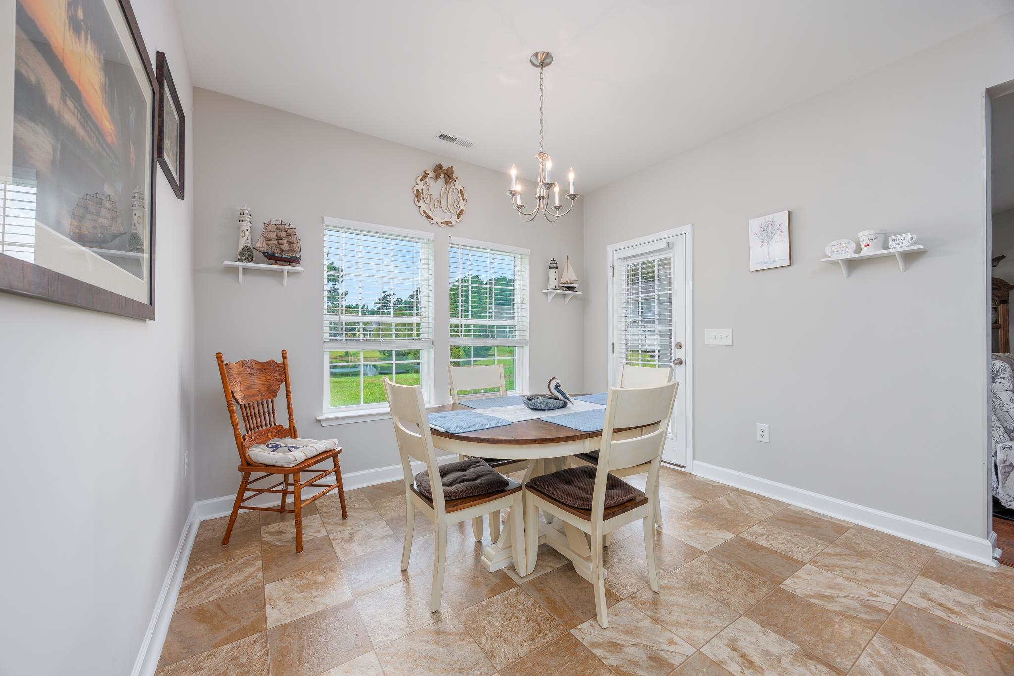 840 Derbyshire Ct. Property Photo 16