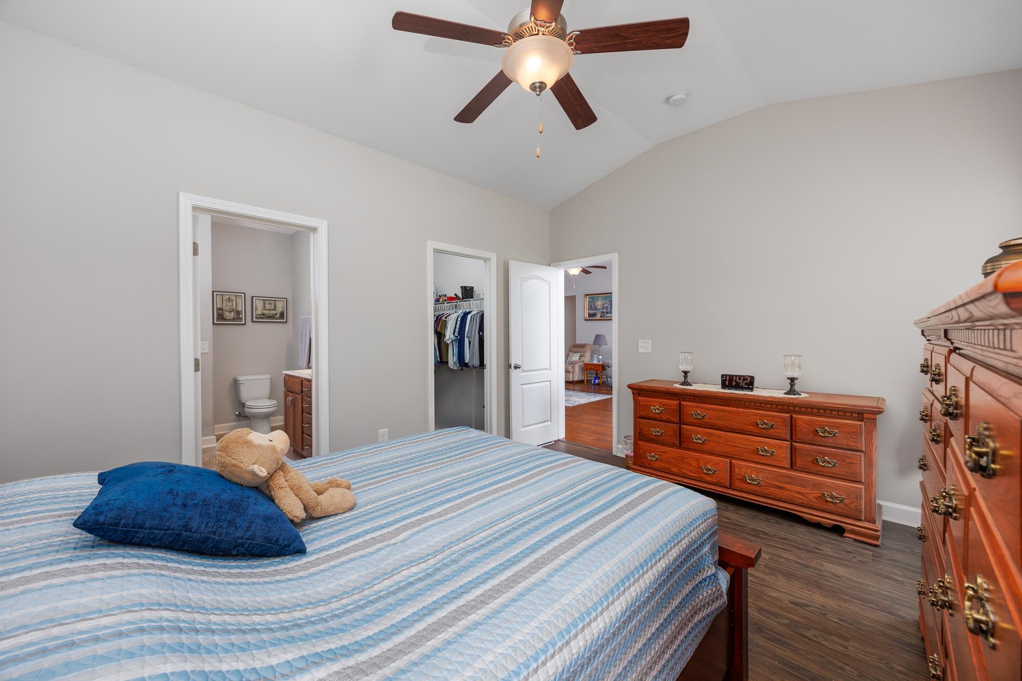 840 Derbyshire Ct. Property Photo 19
