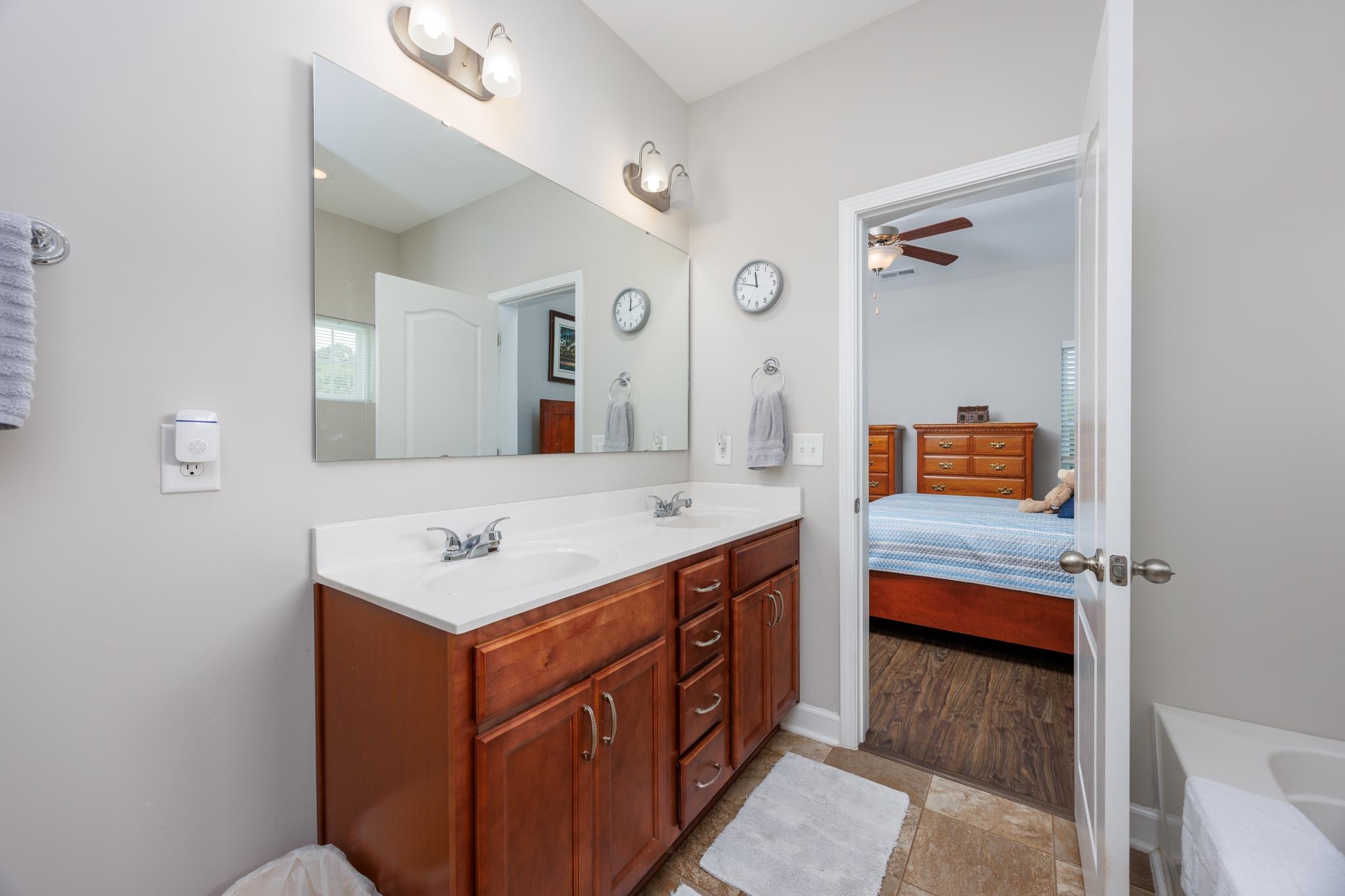 840 Derbyshire Ct. Property Photo 22