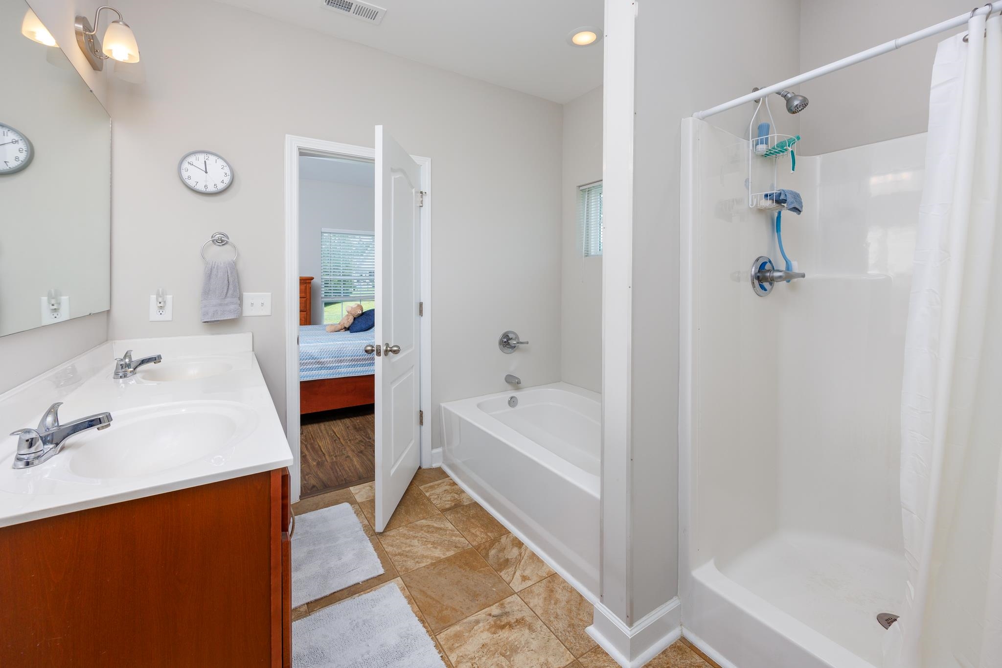 840 Derbyshire Ct. Property Photo 23