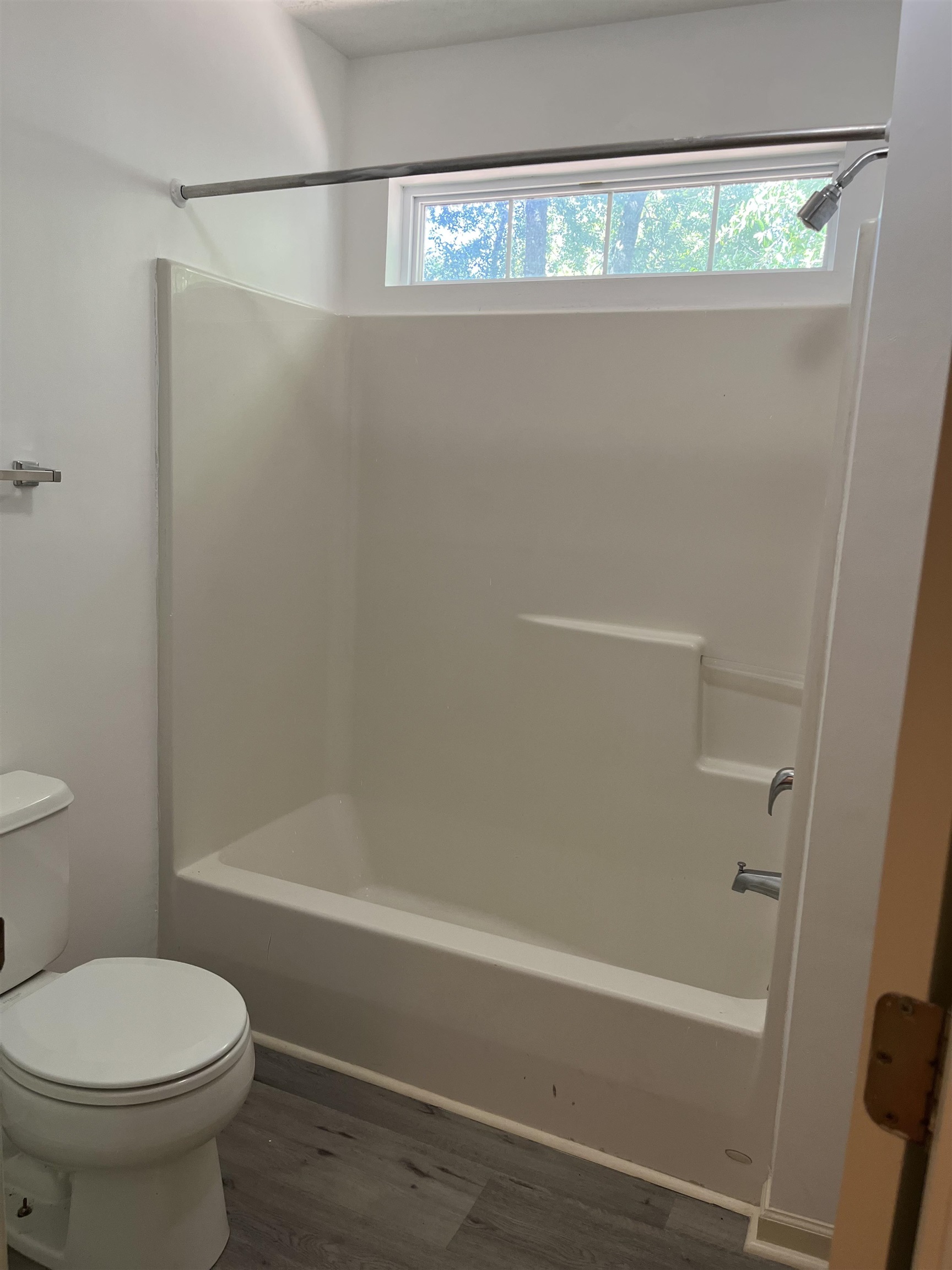 530 Bend Ave. Property Photo 13