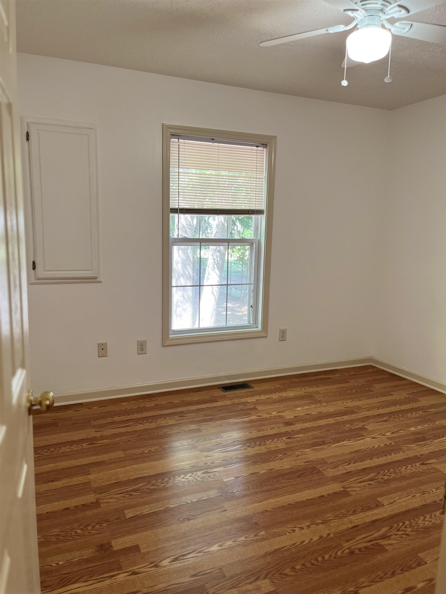 530 Bend Ave. Property Photo 14