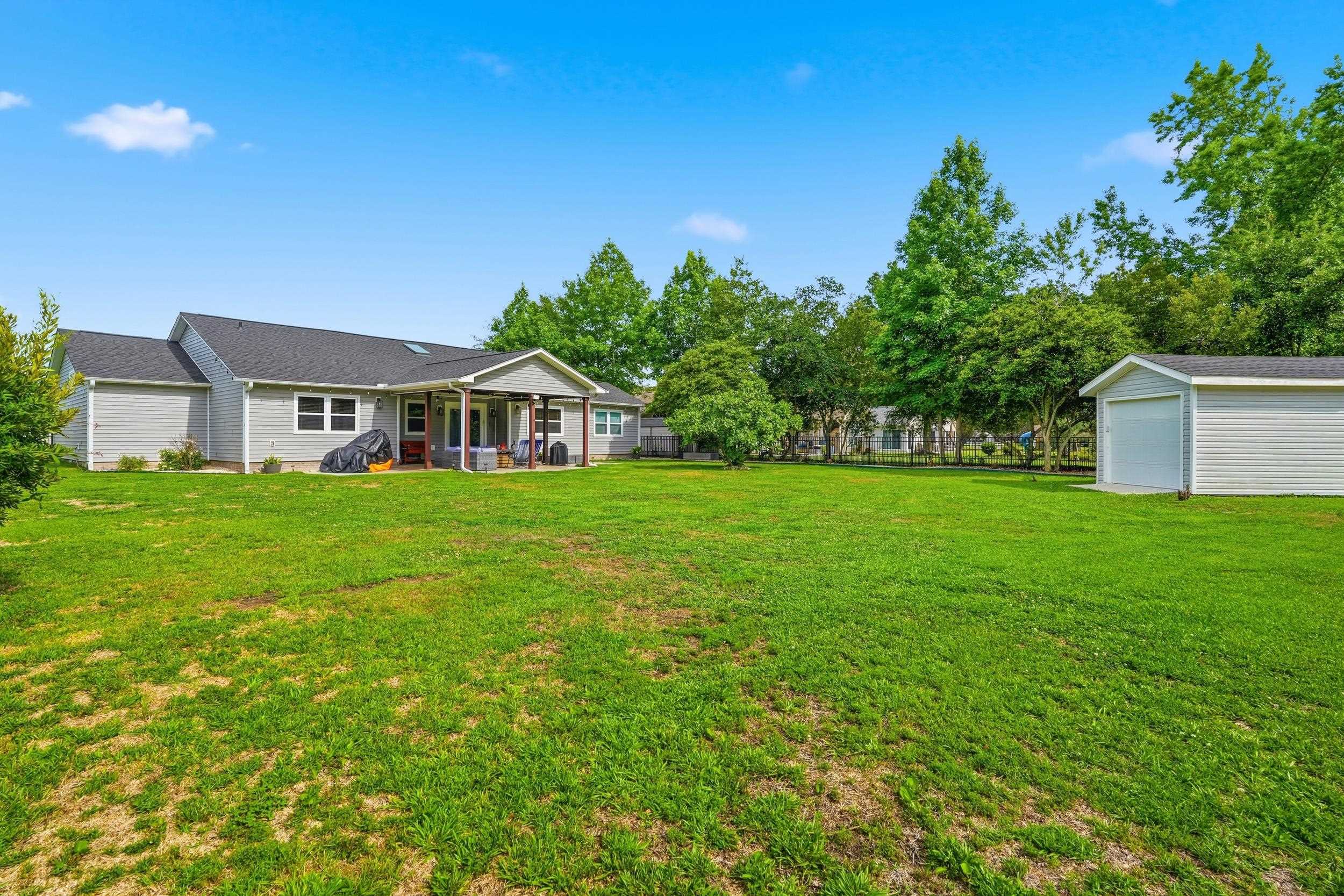 105 Saint Andrews Ct. Property Photo 31