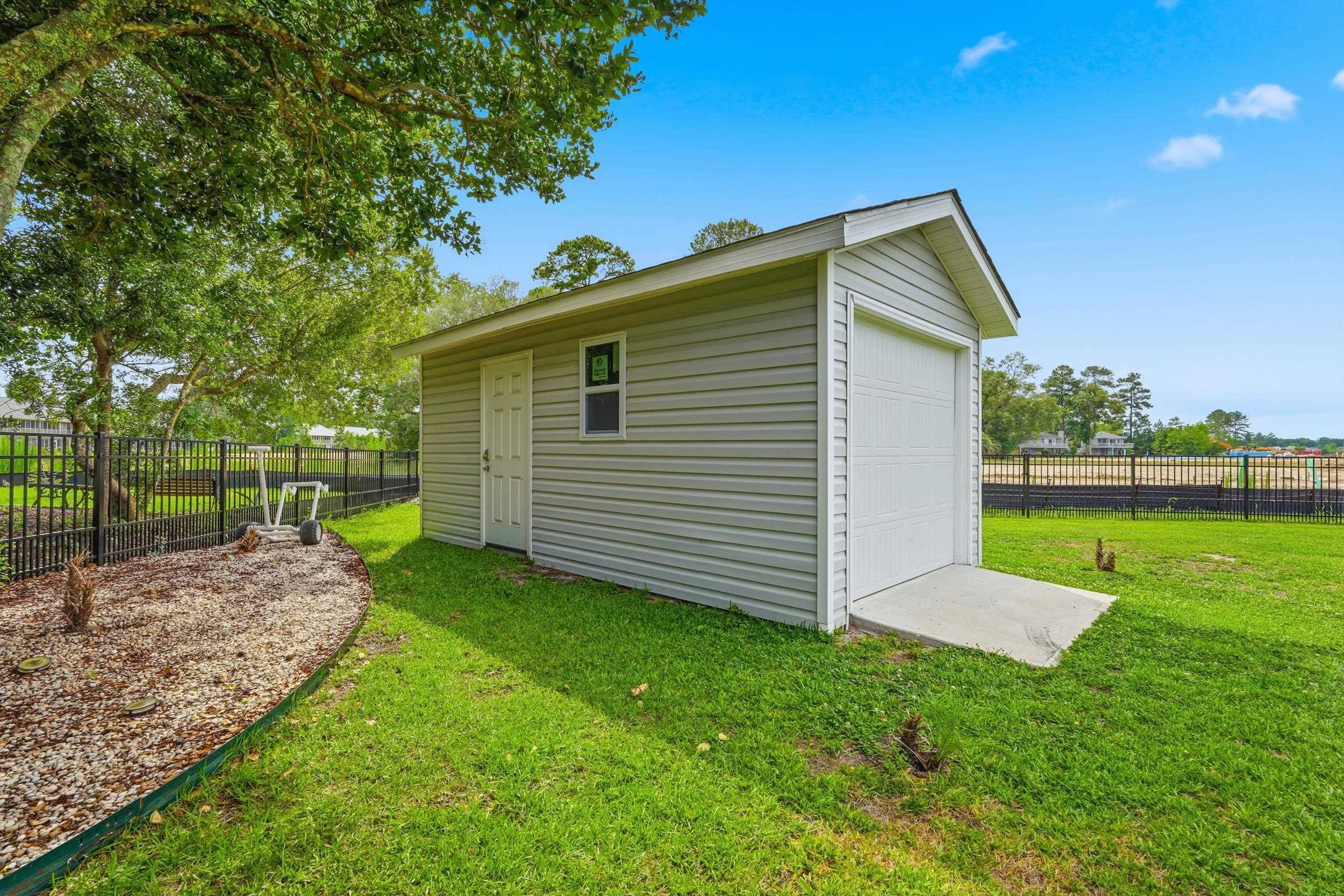 105 Saint Andrews Ct. Property Photo 33
