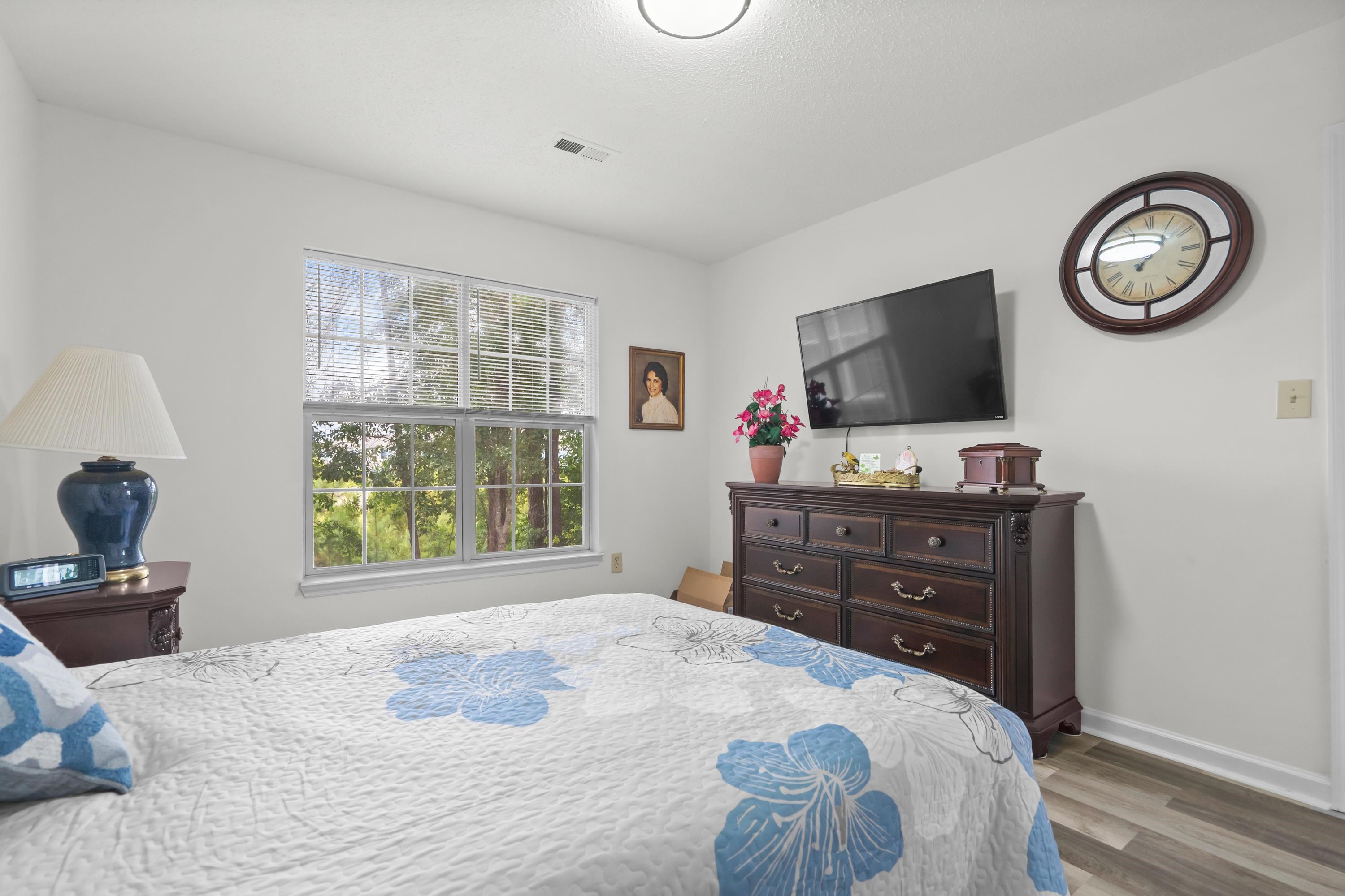 4251 Villas Dr. Property Photo 20