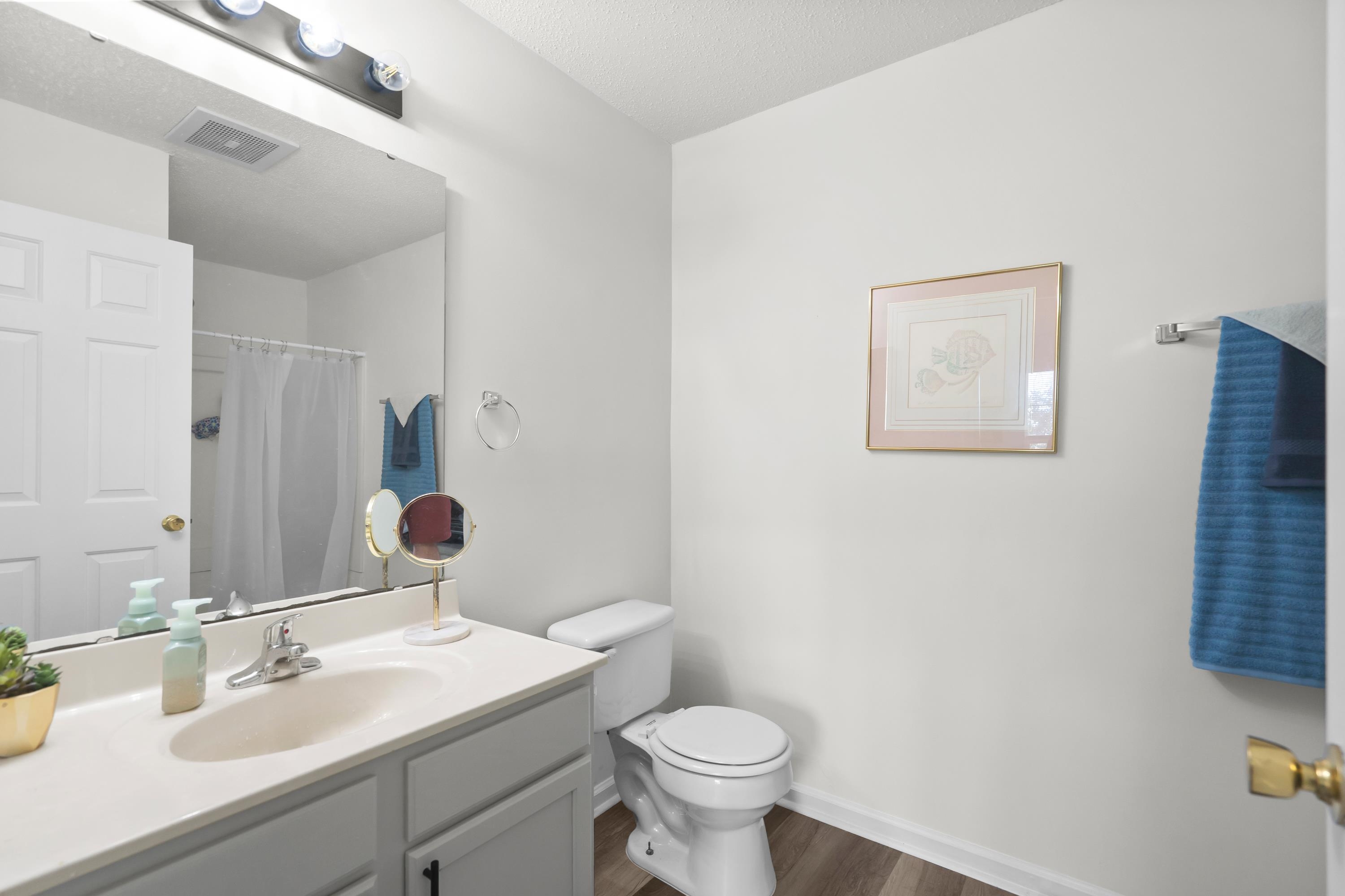 4251 Villas Dr. Property Photo 22