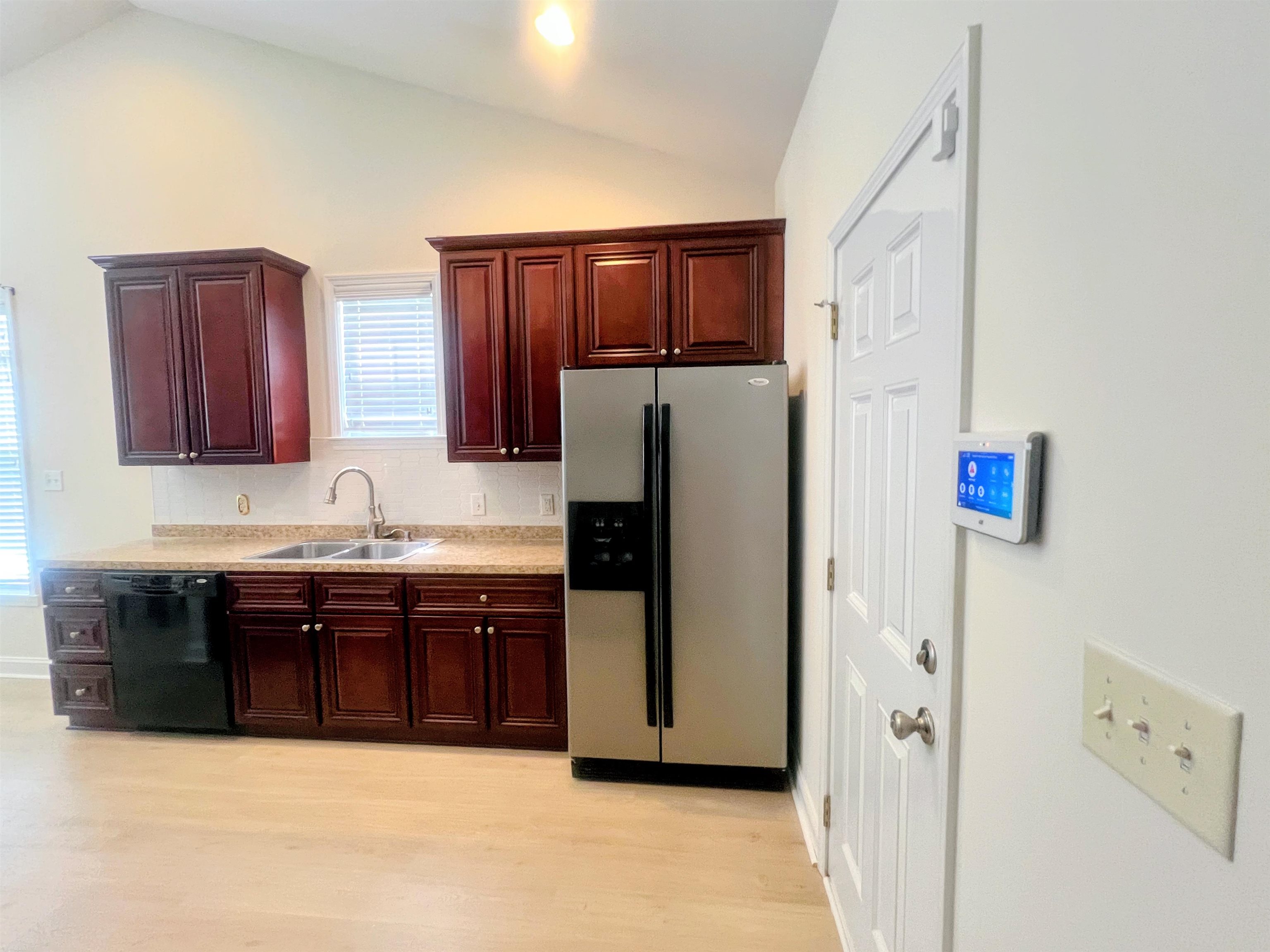 251 Colby Ct. Property Photo 6