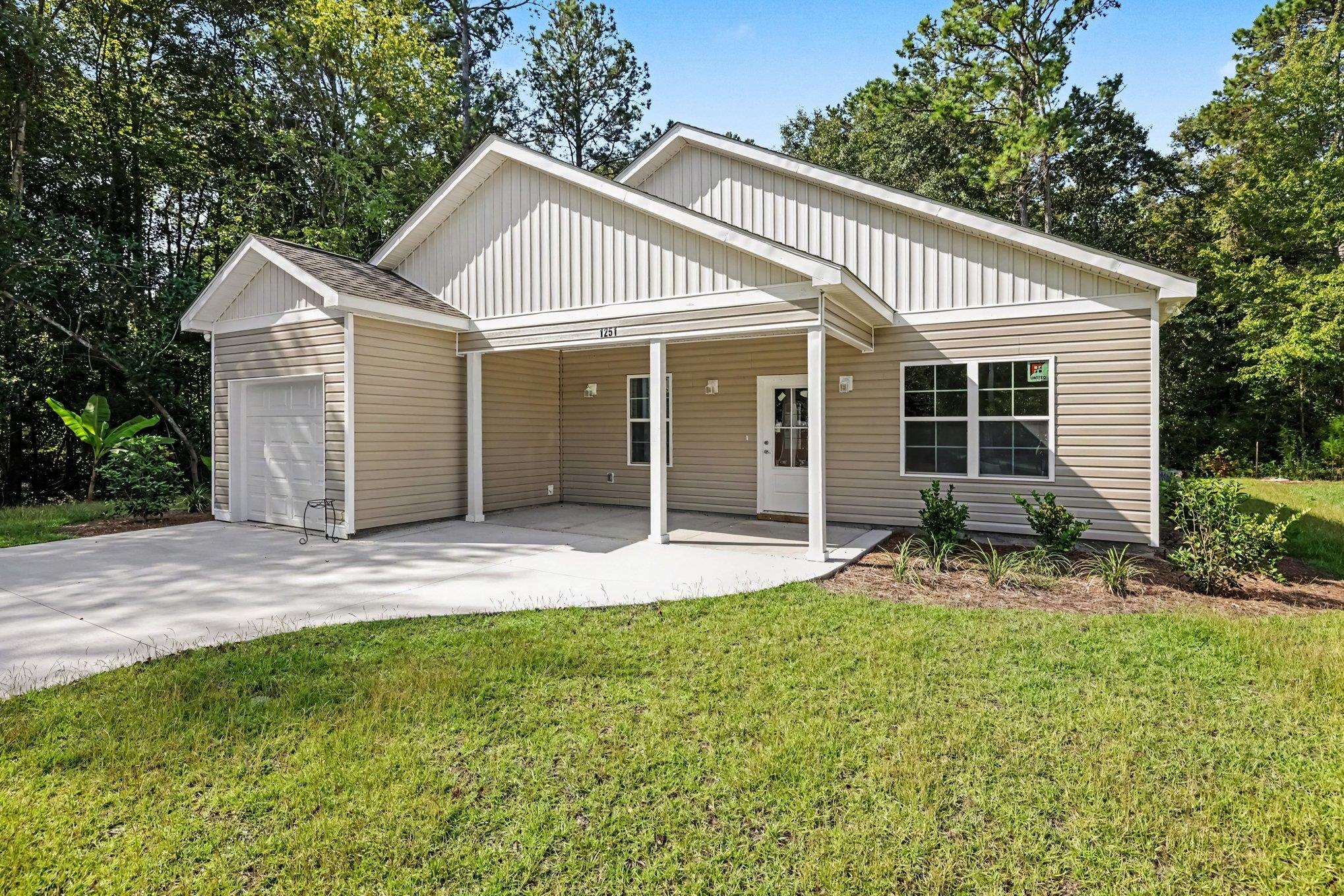 1251 Scenic Dr. Property Photo 2