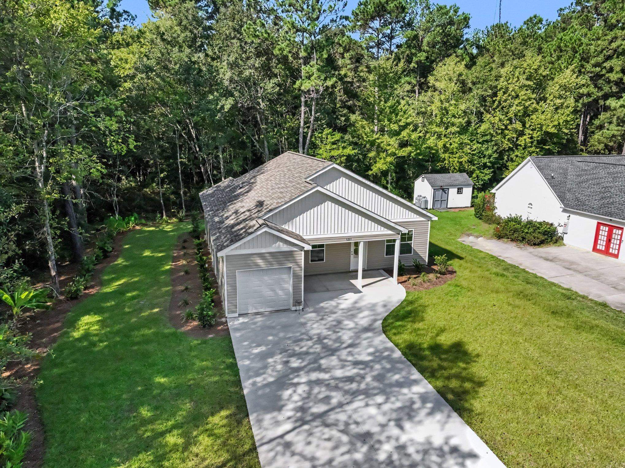 1251 Scenic Dr. Property Photo 3
