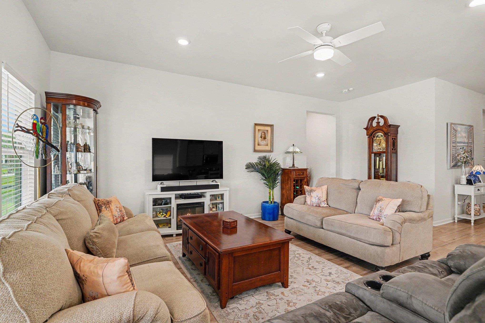 3048 Sistine St. Property Photo 5