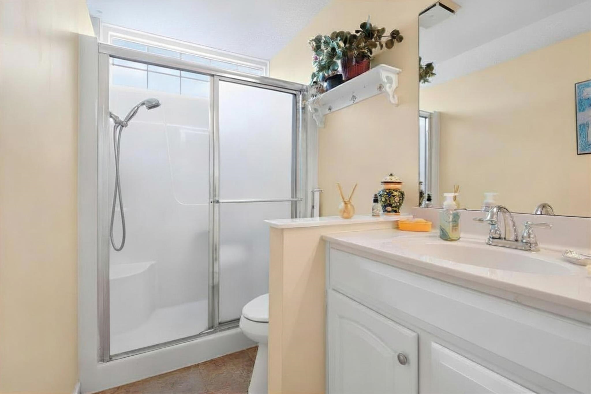 2150 Clearwater Dr. Property Photo 24