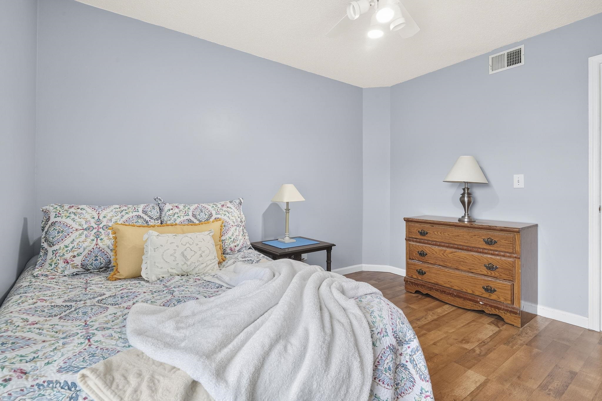 2150 Clearwater Dr. Property Photo 27