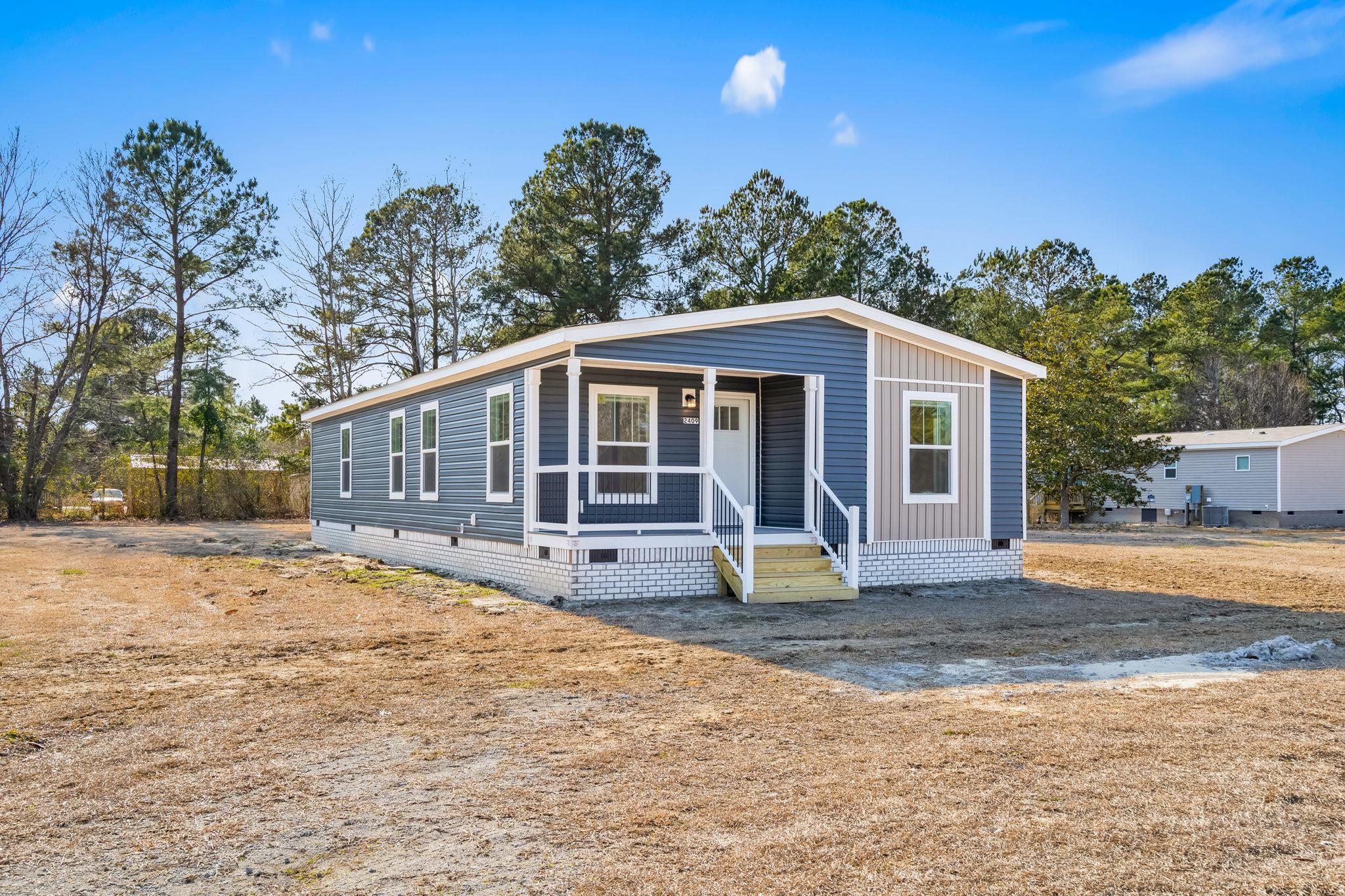 2409 Satellite Circle Property Photo 1