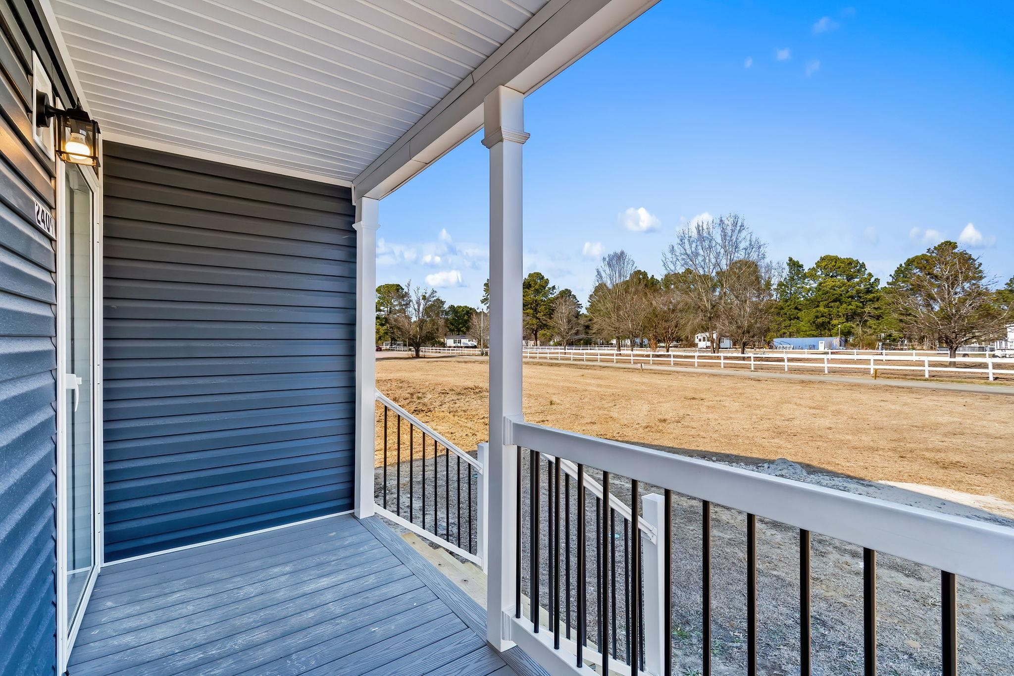 2409 Satellite Circle Property Photo 2