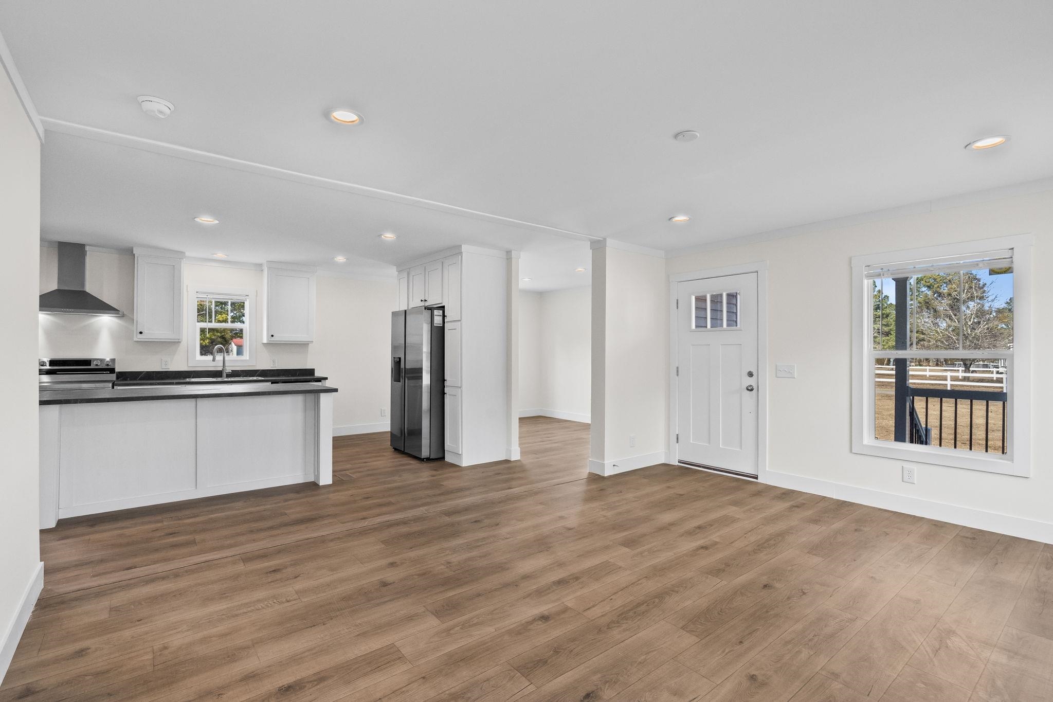 2409 Satellite Circle Property Photo 9